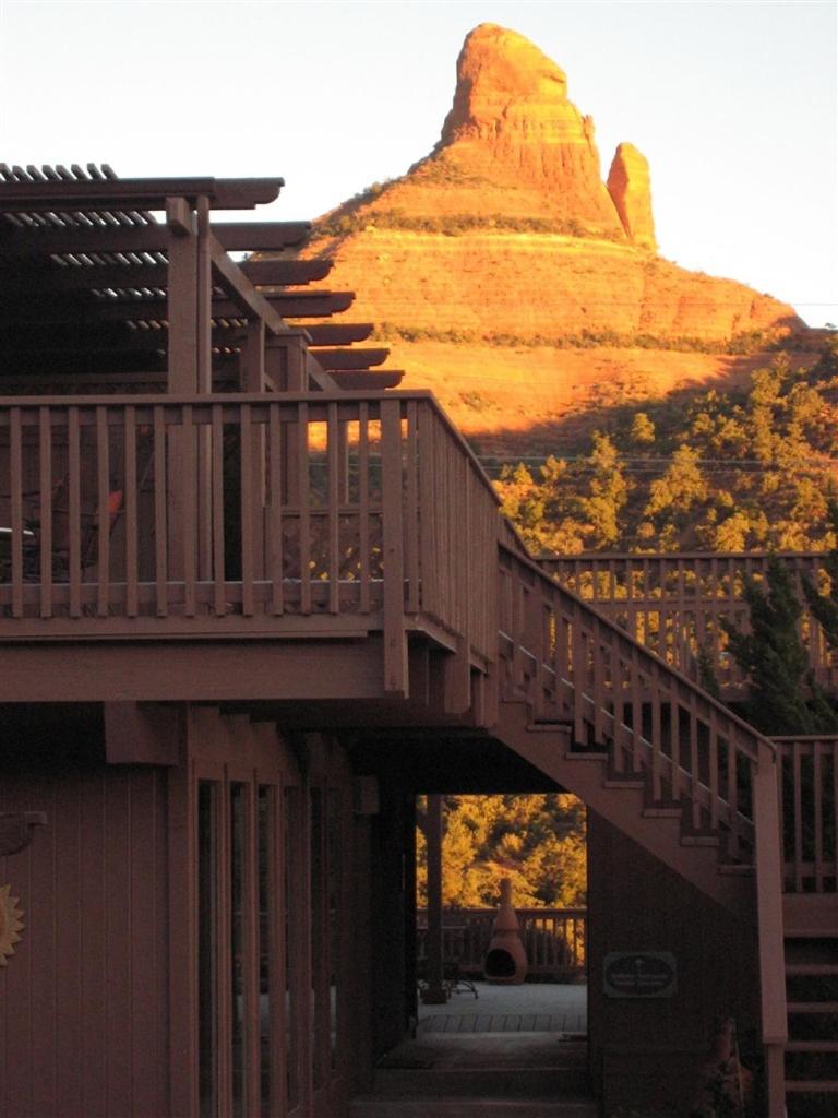 The Joy Sedona - Bed & Breakfast and Luxury Creekside Cabins view 2