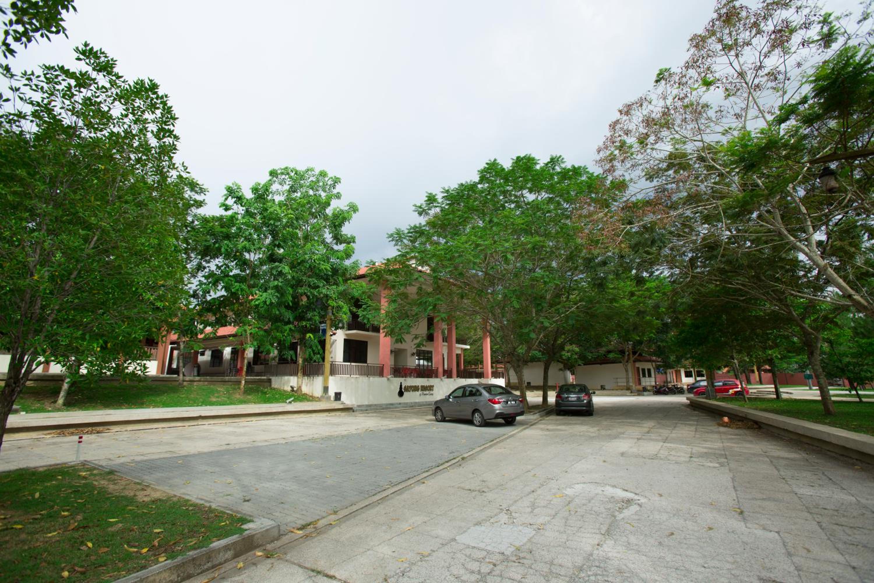 Sayong Resort