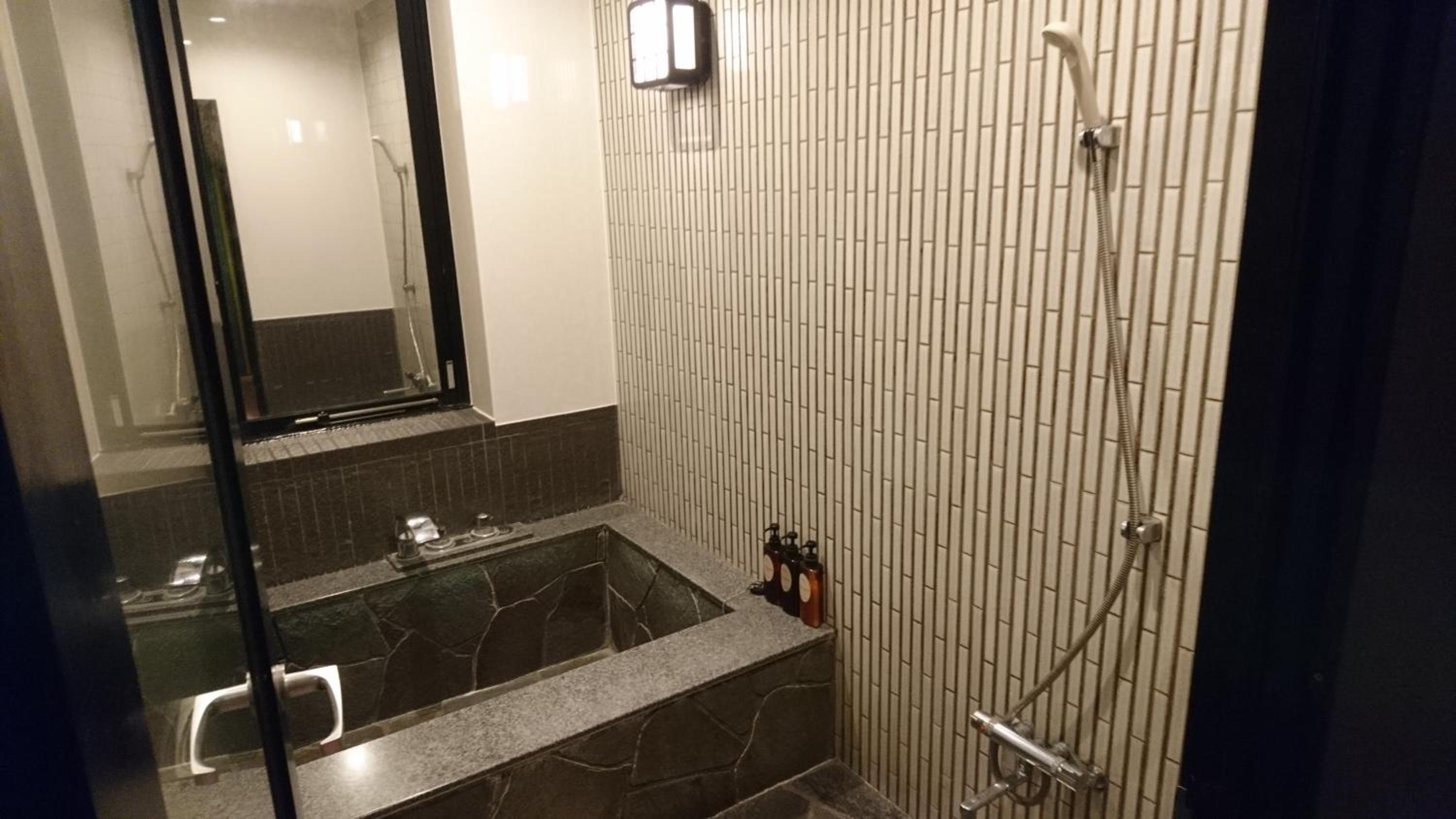 Hotel Eris Hakata (Love Hotel)