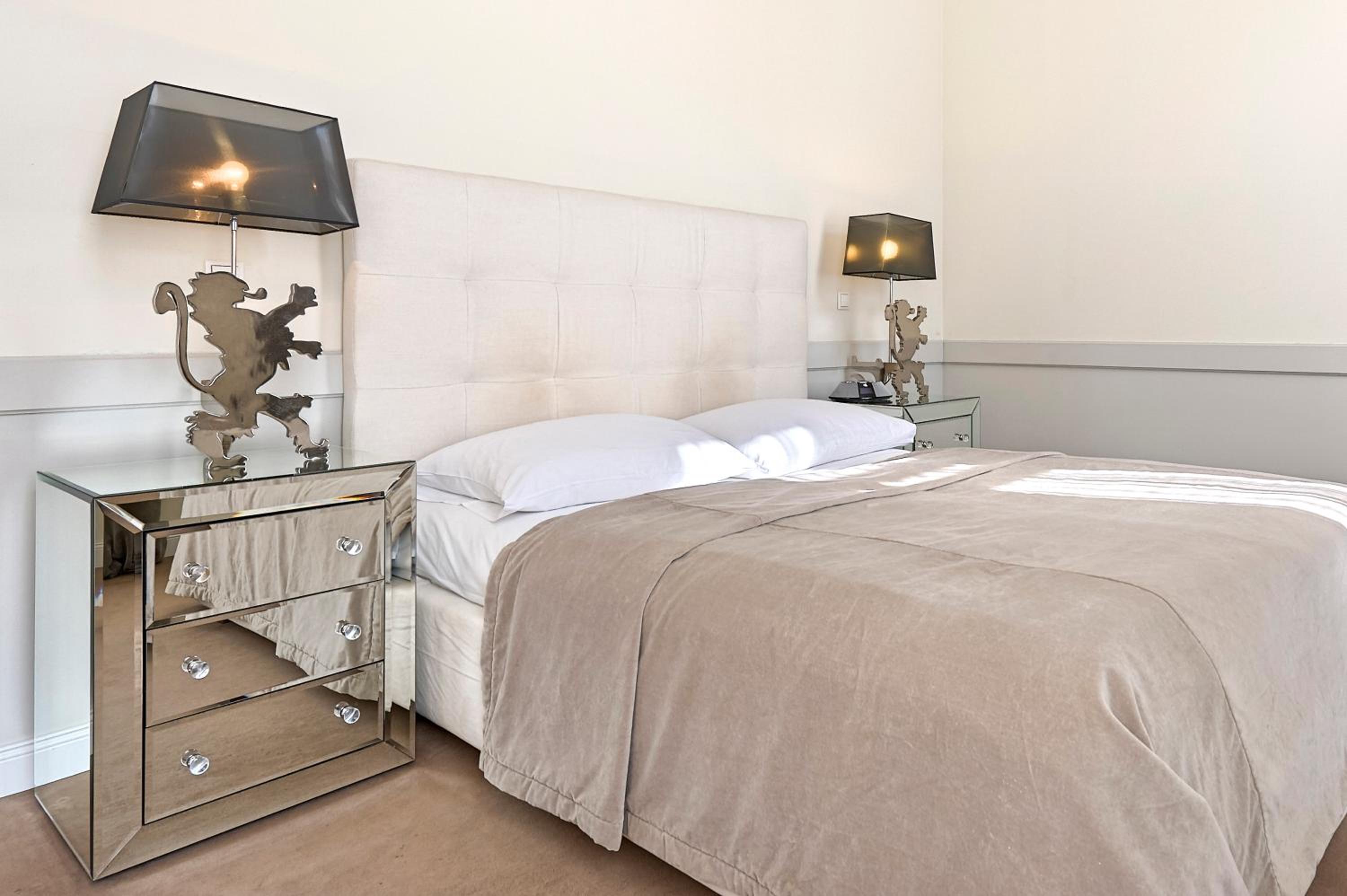 6 rooms Naschmarkt