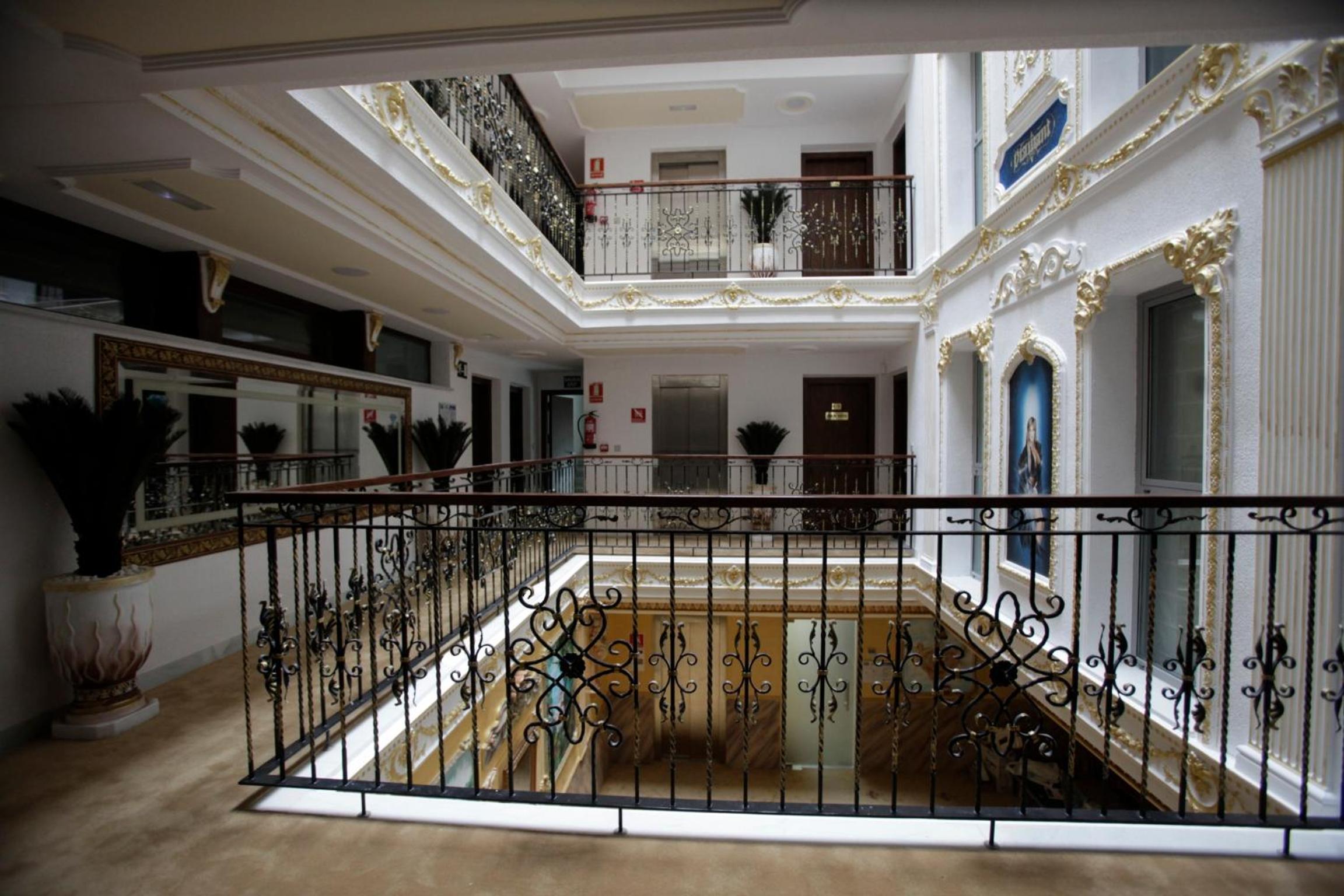 Hotel Aparthotel Diamant Blue - Image 1