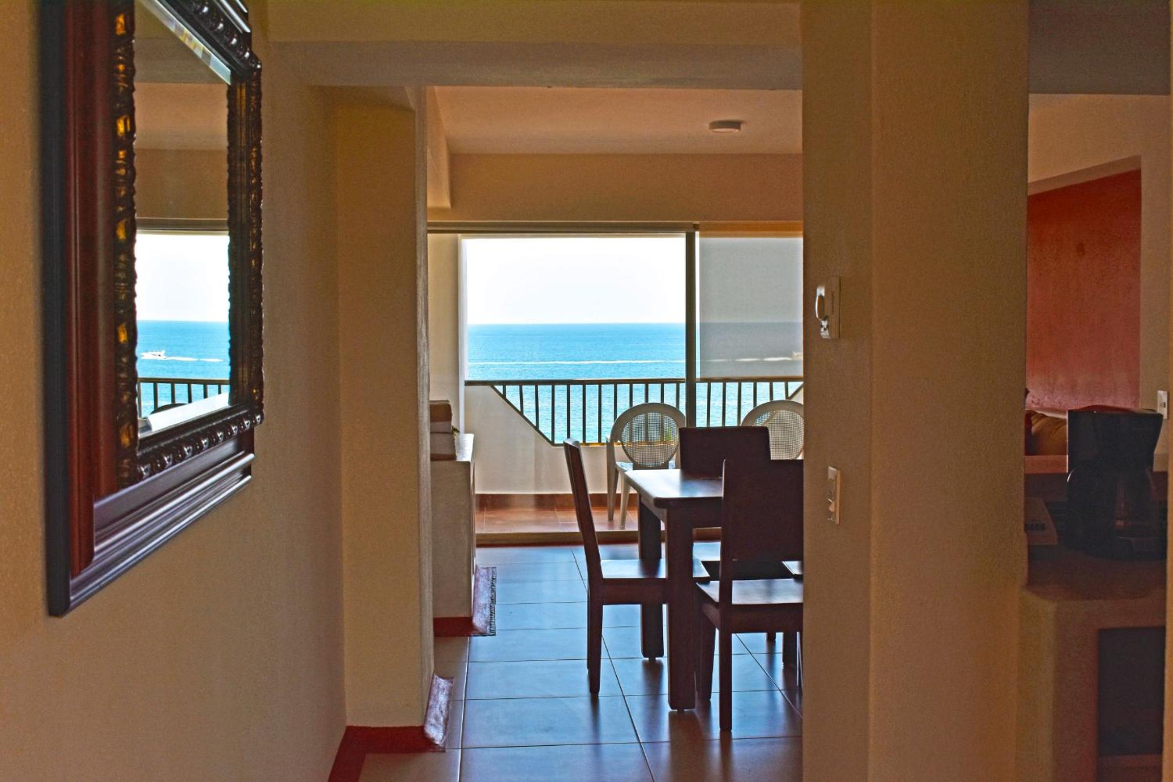Aca Suites Ixtapa