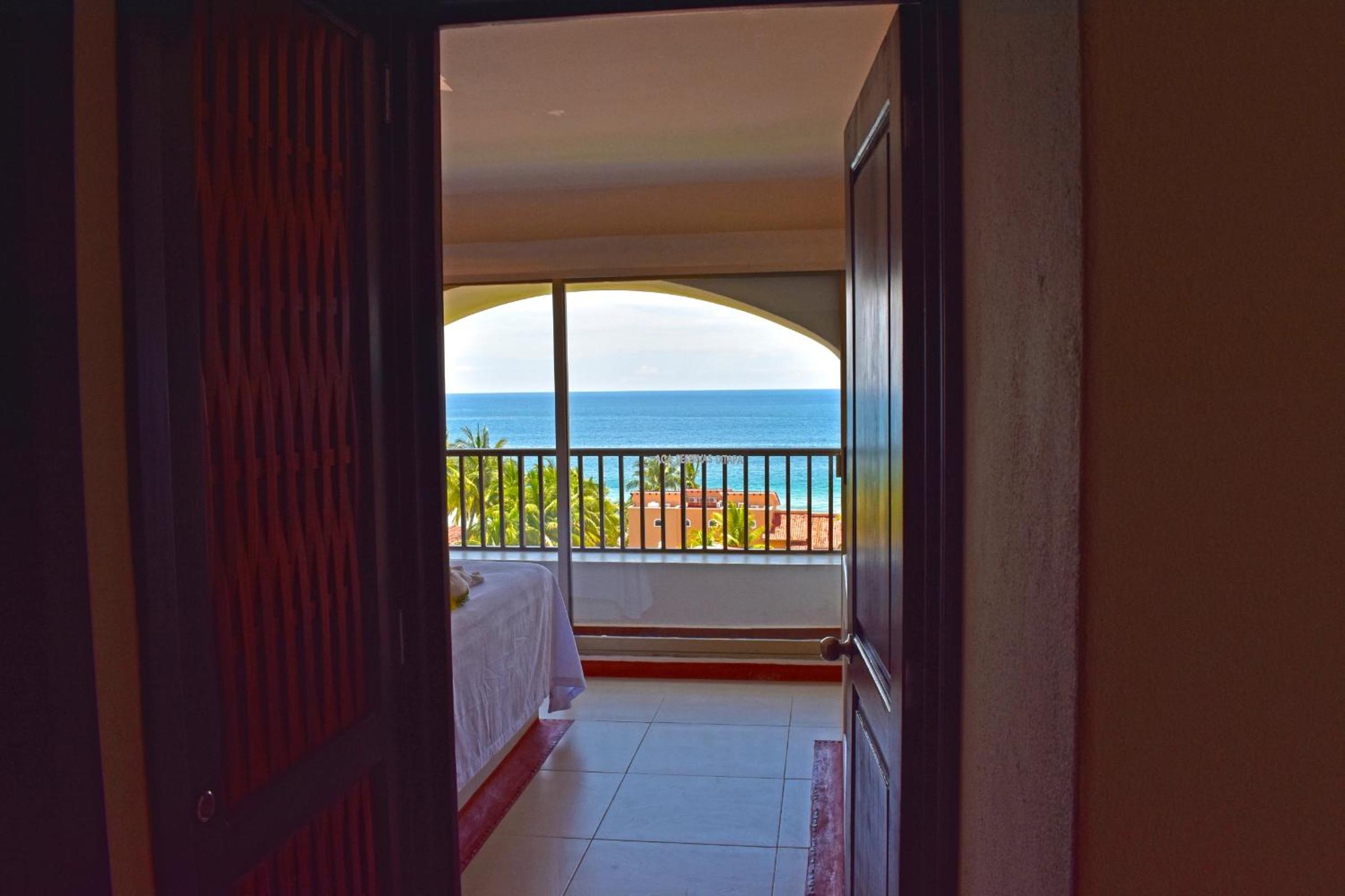 Aca Suites Ixtapa