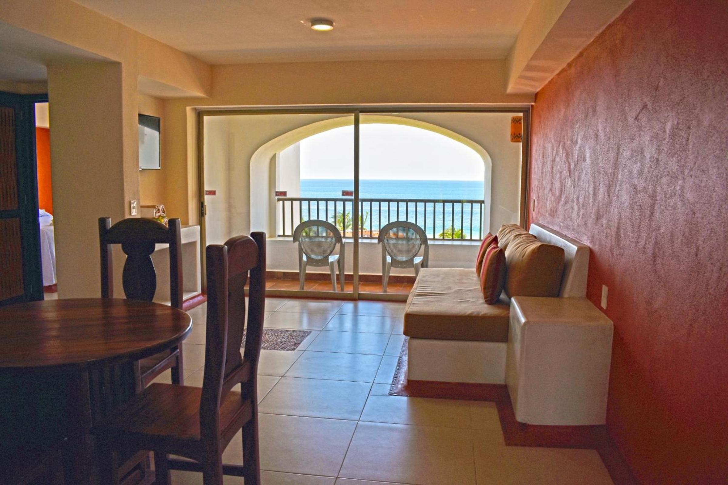 Aca Suites Ixtapa