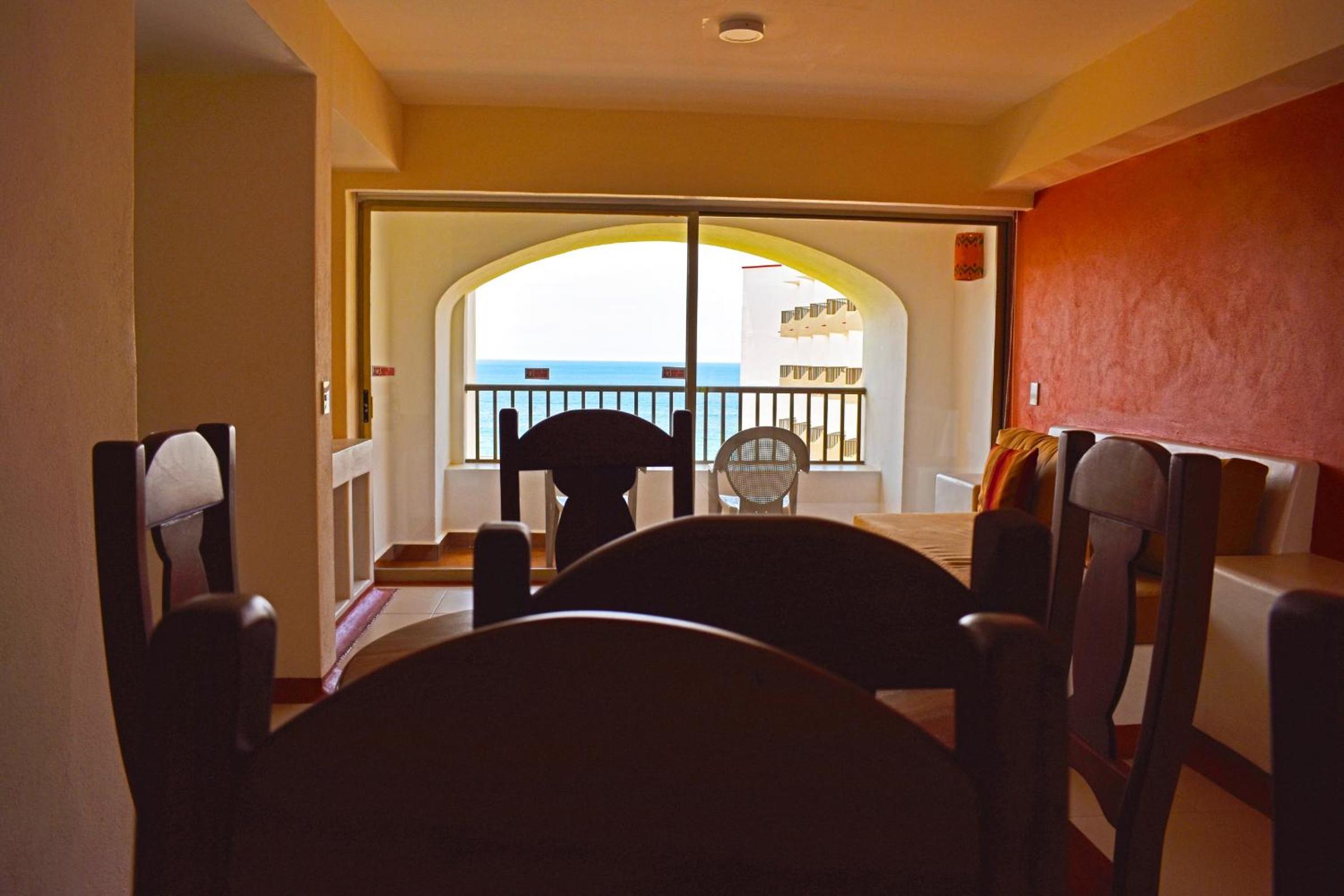Aca Suites Ixtapa