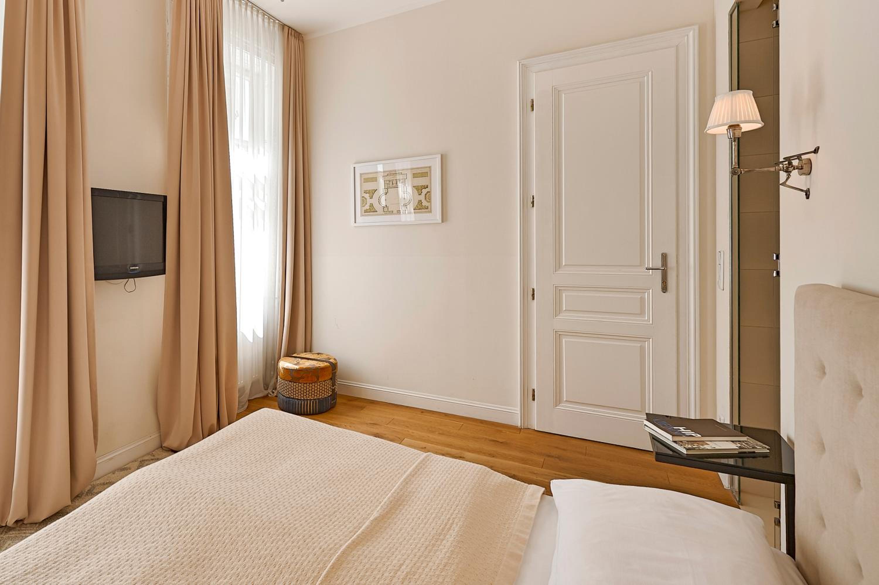 6 rooms Naschmarkt