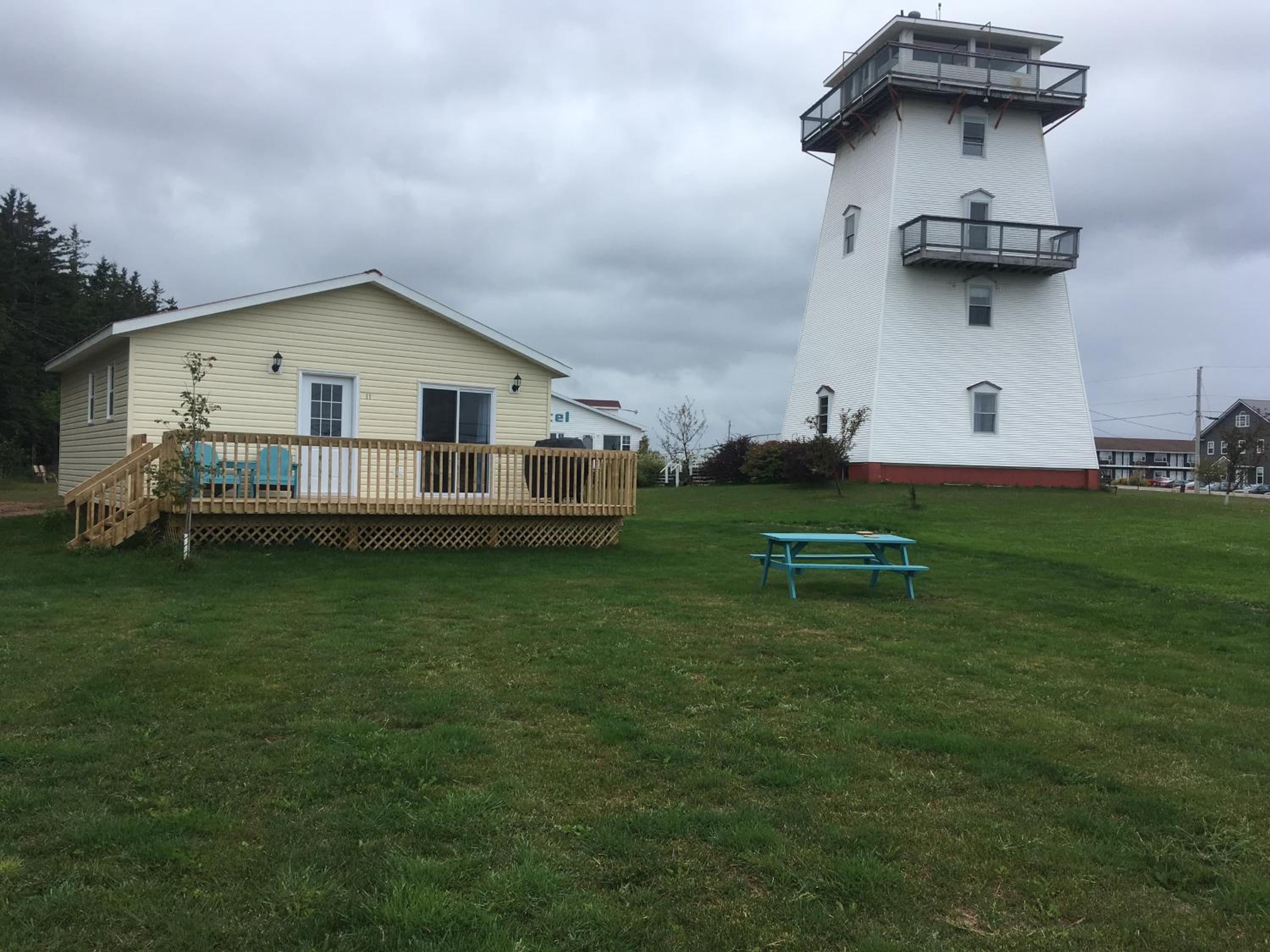 Baywatch Lighthouse Cottages & Motel