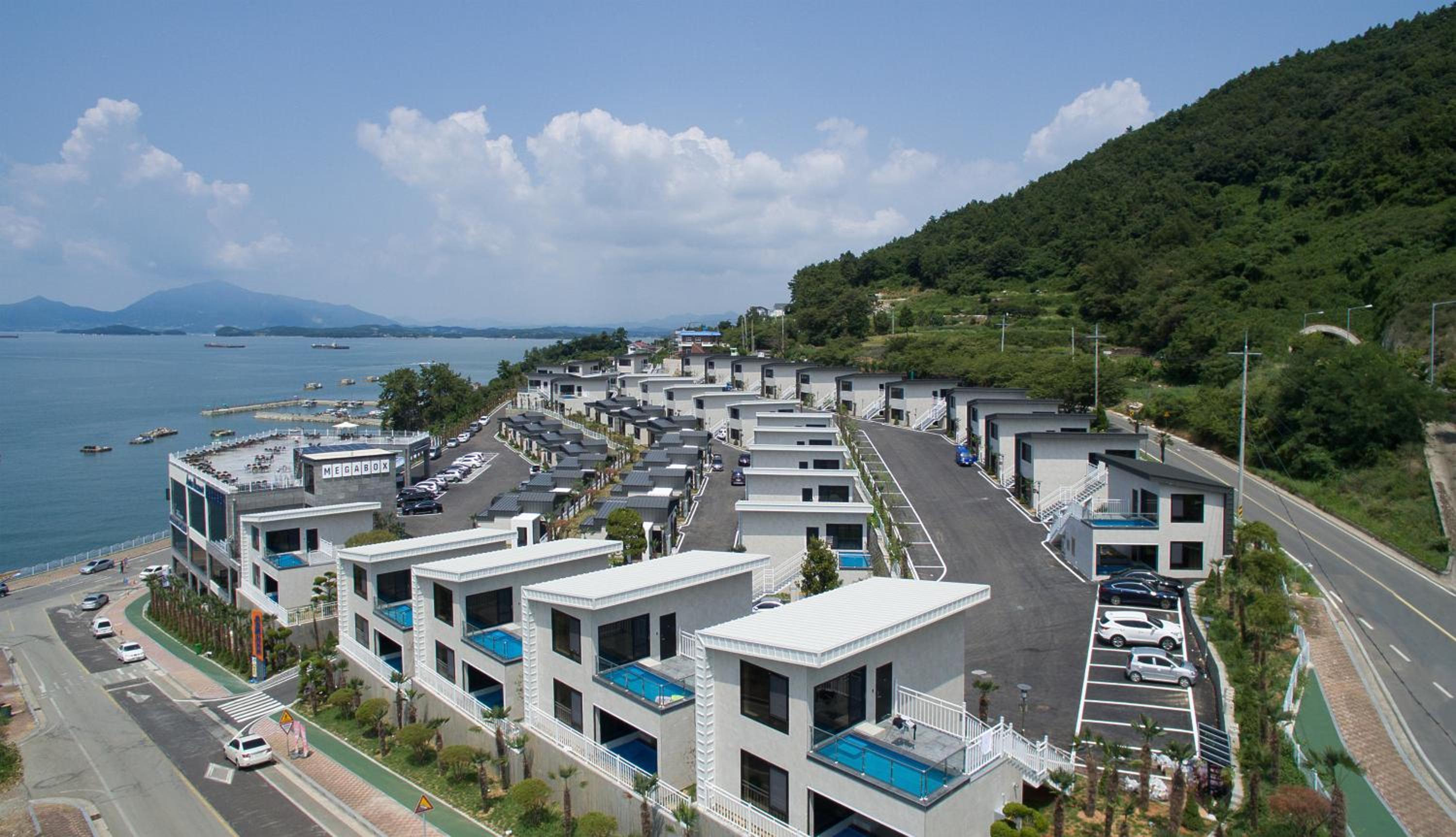 Arte Resort Spa & Pool Villa