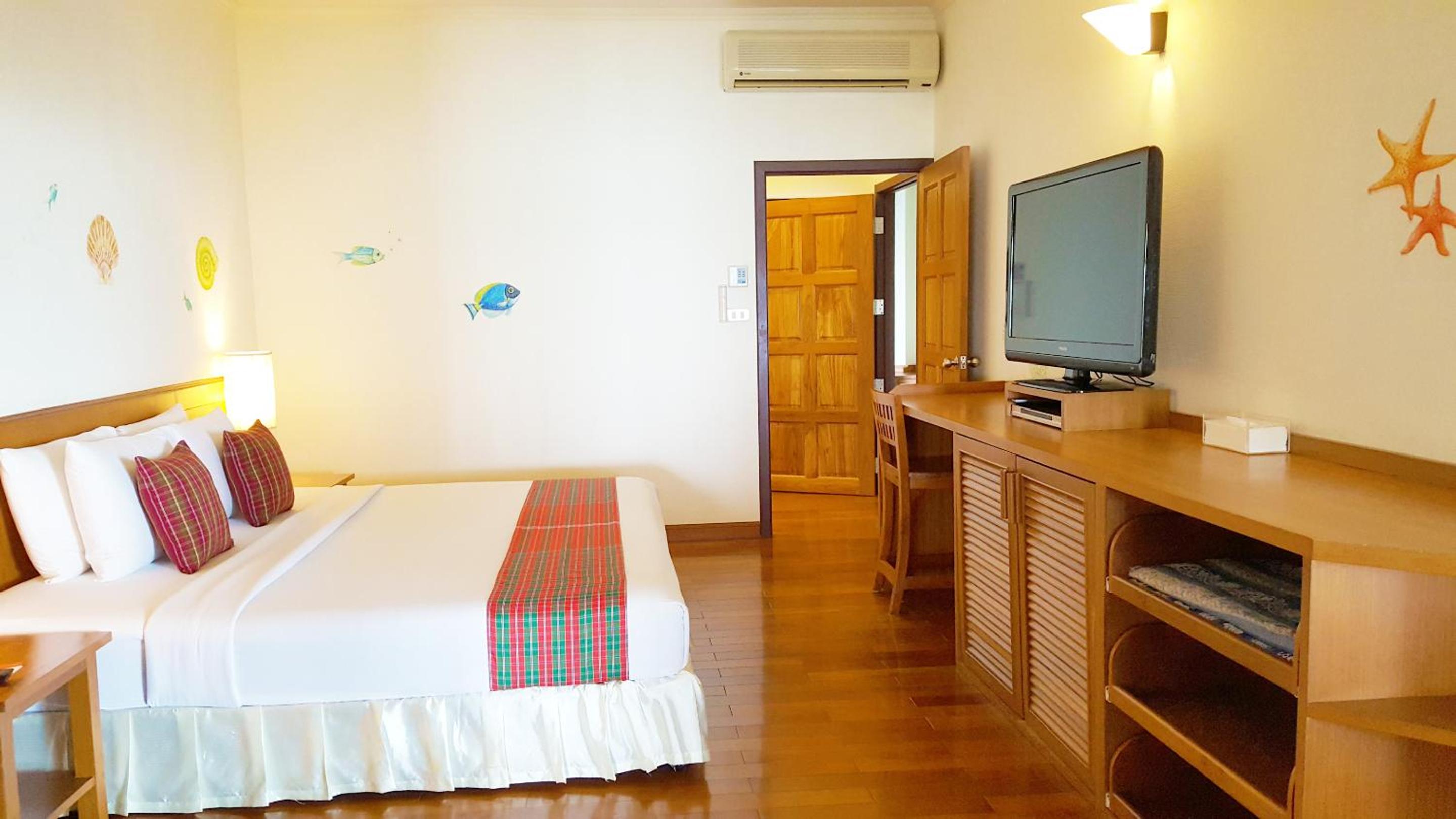 Birds and Bees Resort