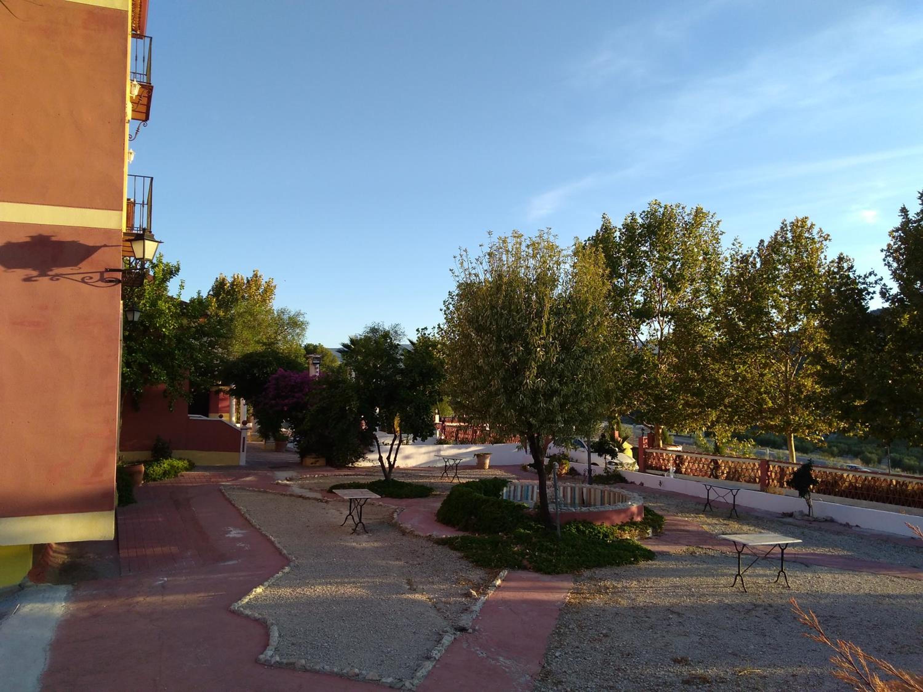 Photo 33