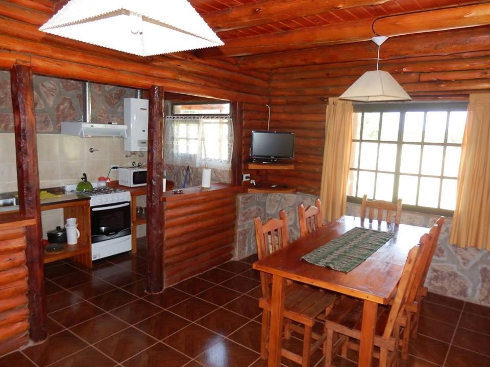 Las Cortaderas Cabañas de Tronco