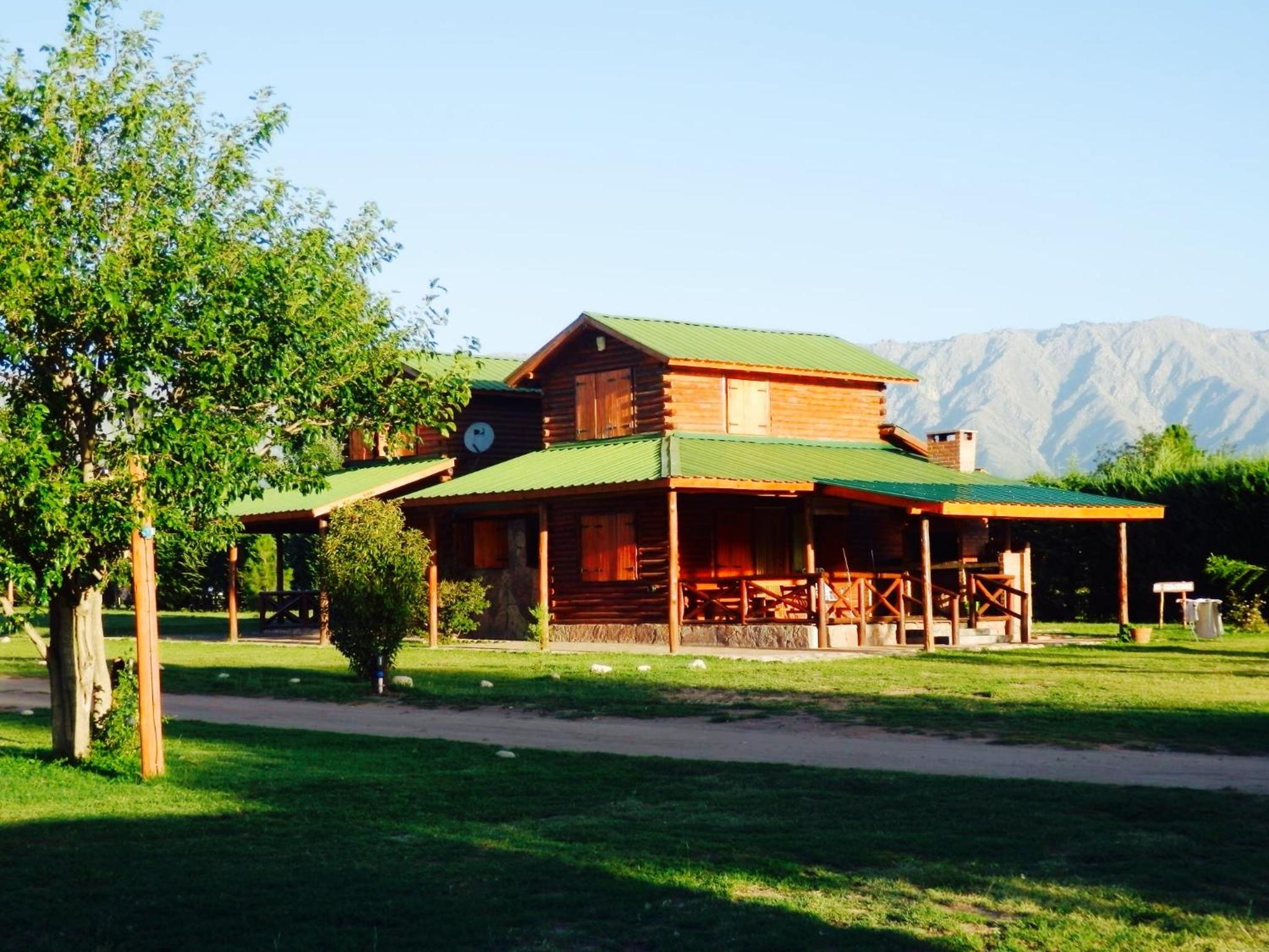 Las Cortaderas Cabañas de Tronco