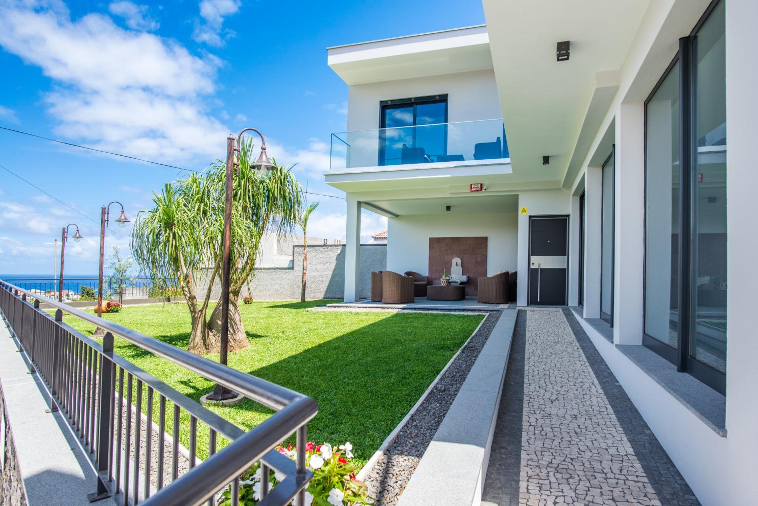 Hotel Enxurros House - Image 1