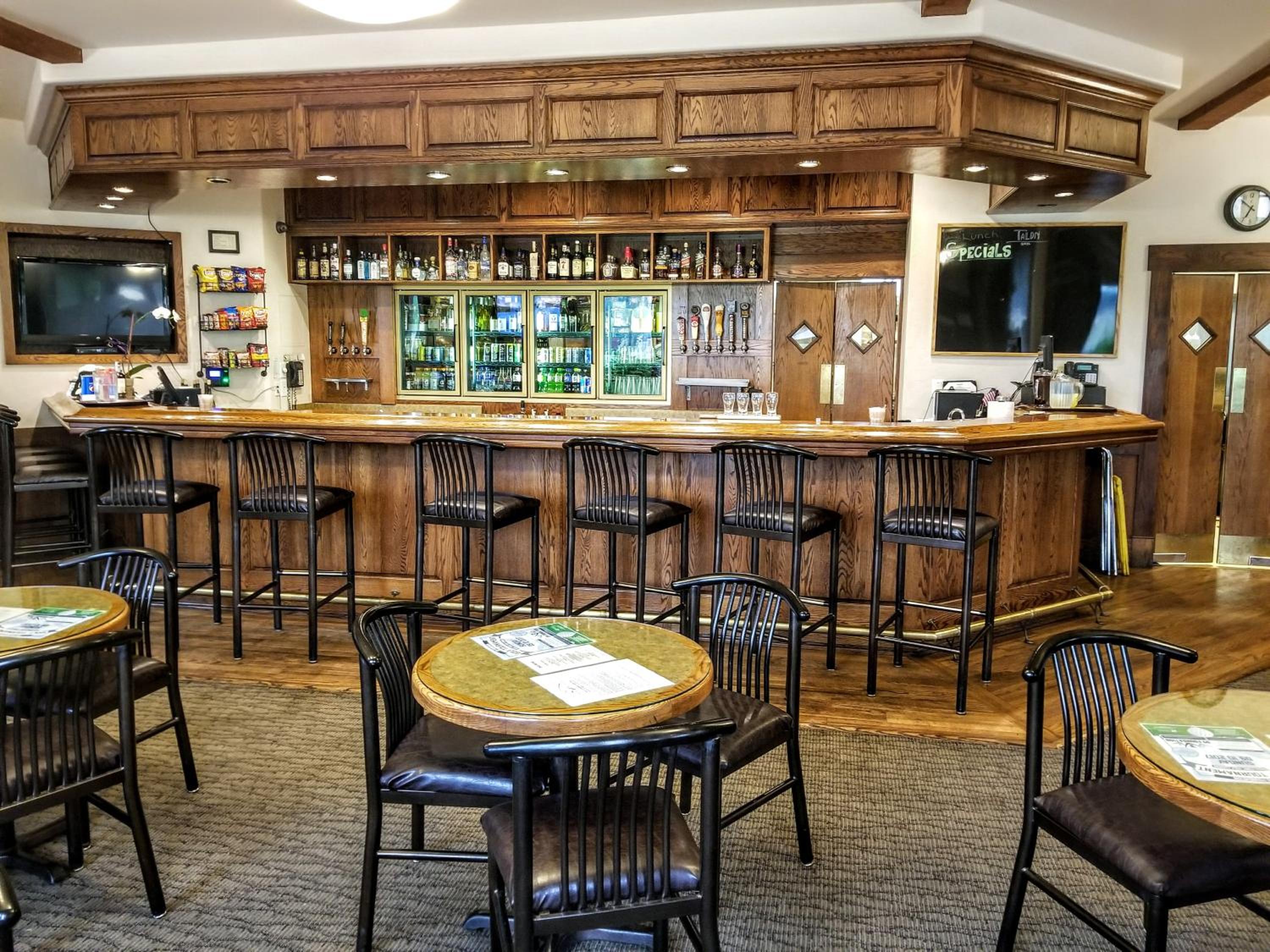 Medford Vacations - Resort at Eagle Point Golf Club Lodging - Property Image 18