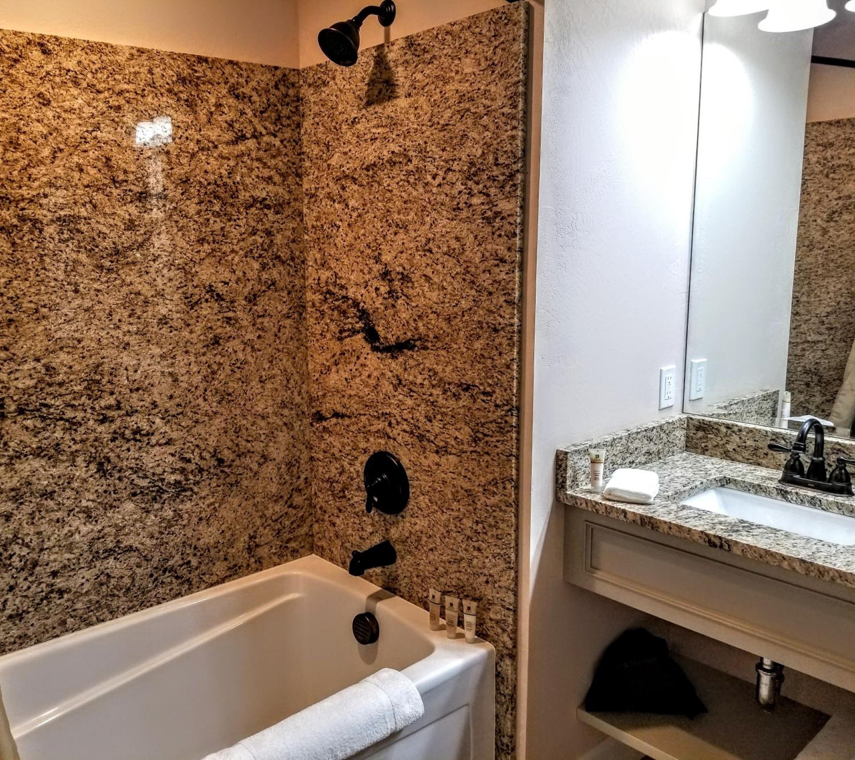 Medford Vacations - Resort at Eagle Point Golf Club Lodging - Property Image 3