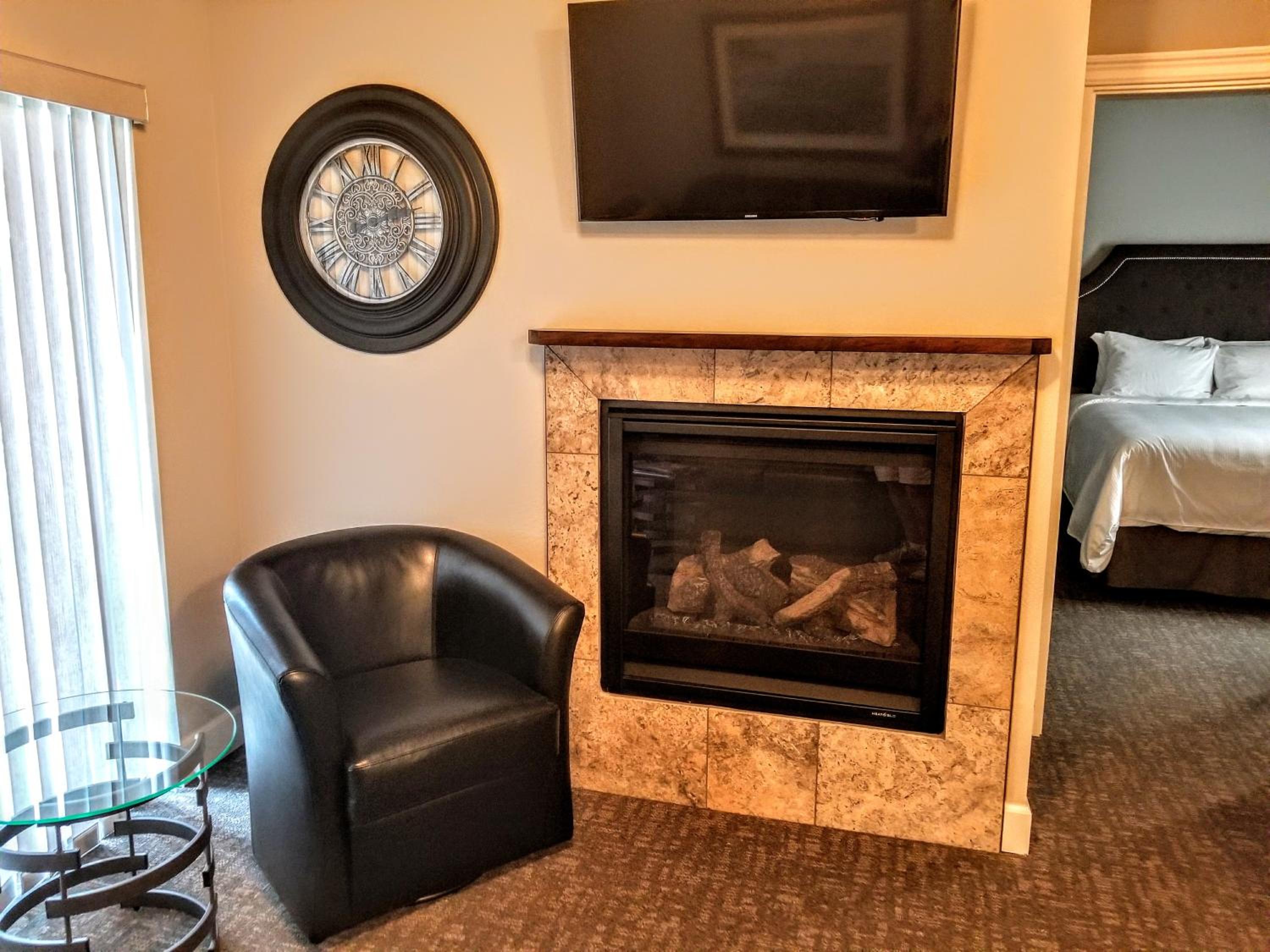 Medford Vacations - Resort at Eagle Point Golf Club Lodging - Property Image 4