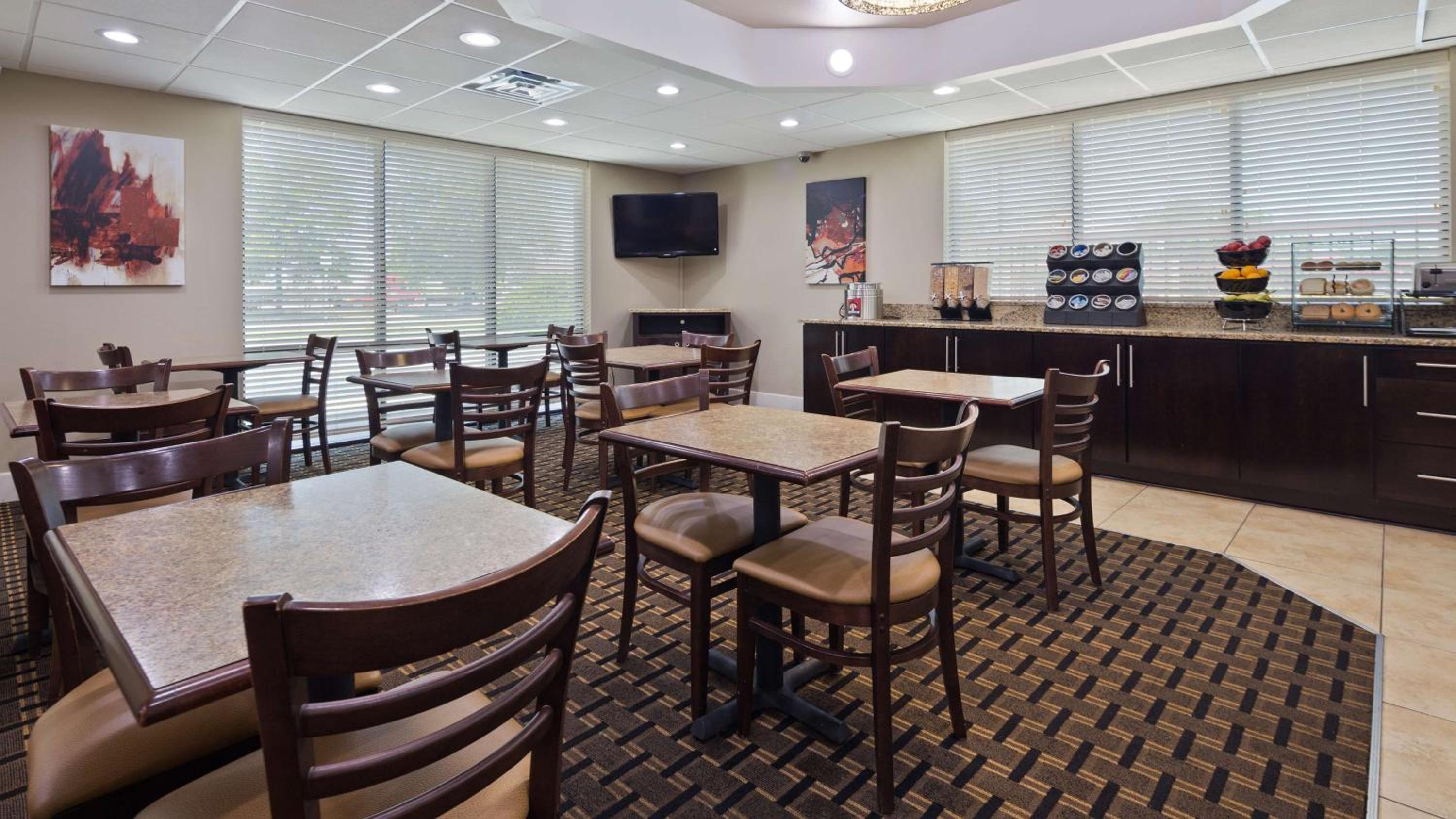Lumberton Vacations - Best Western Lumberton - Property Image 3