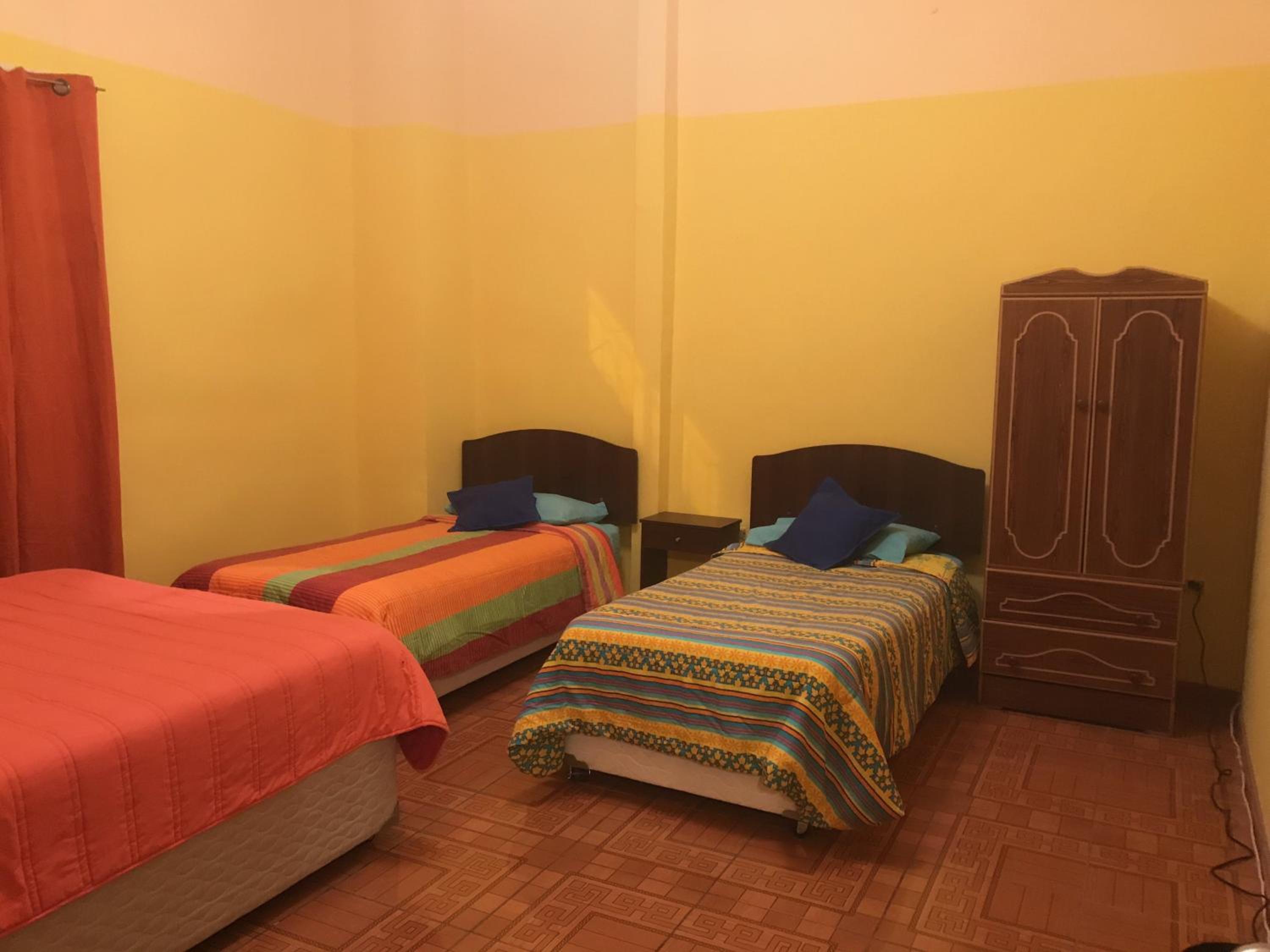 Hostal Tricontinental