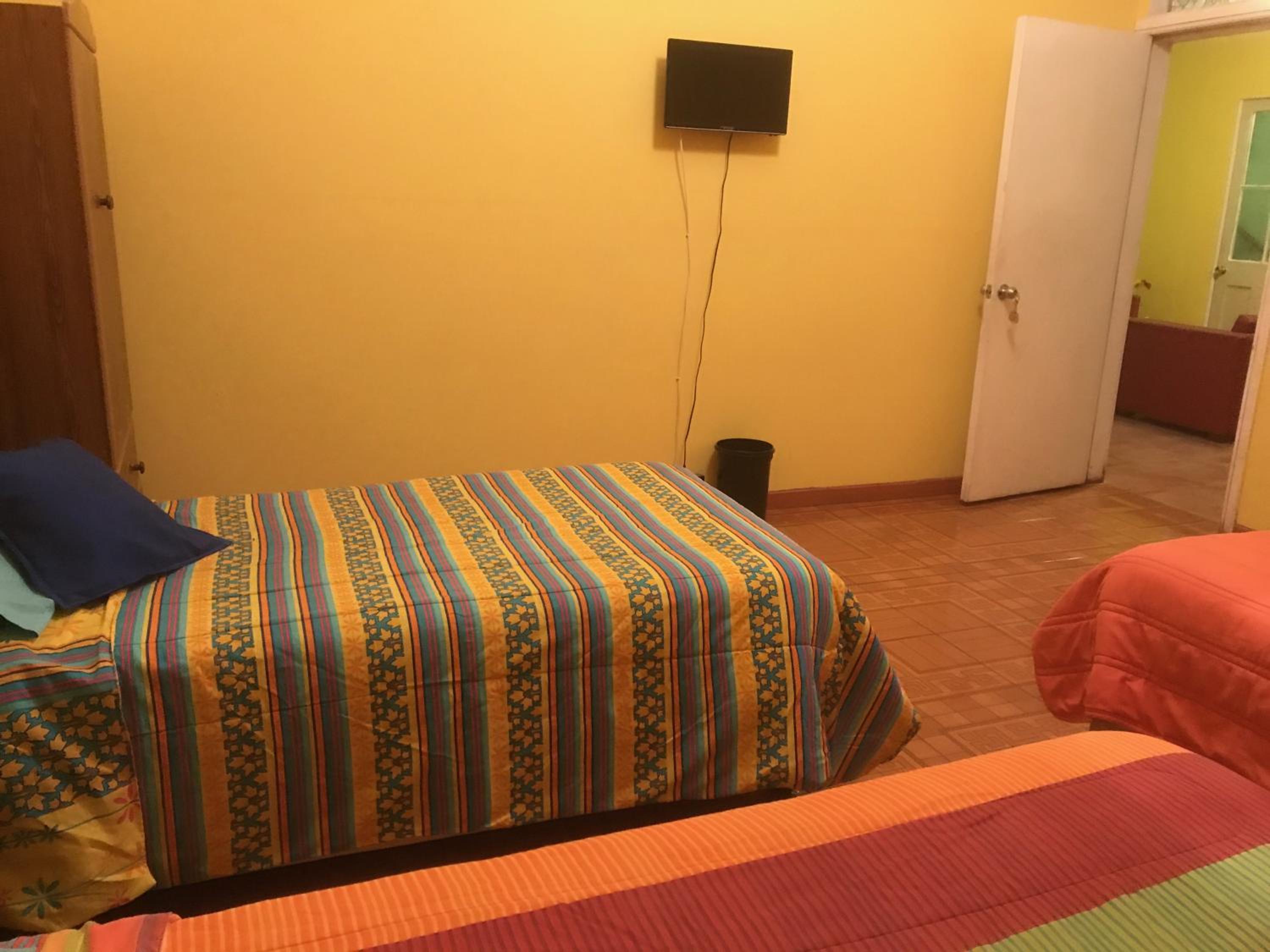 Hostal Tricontinental