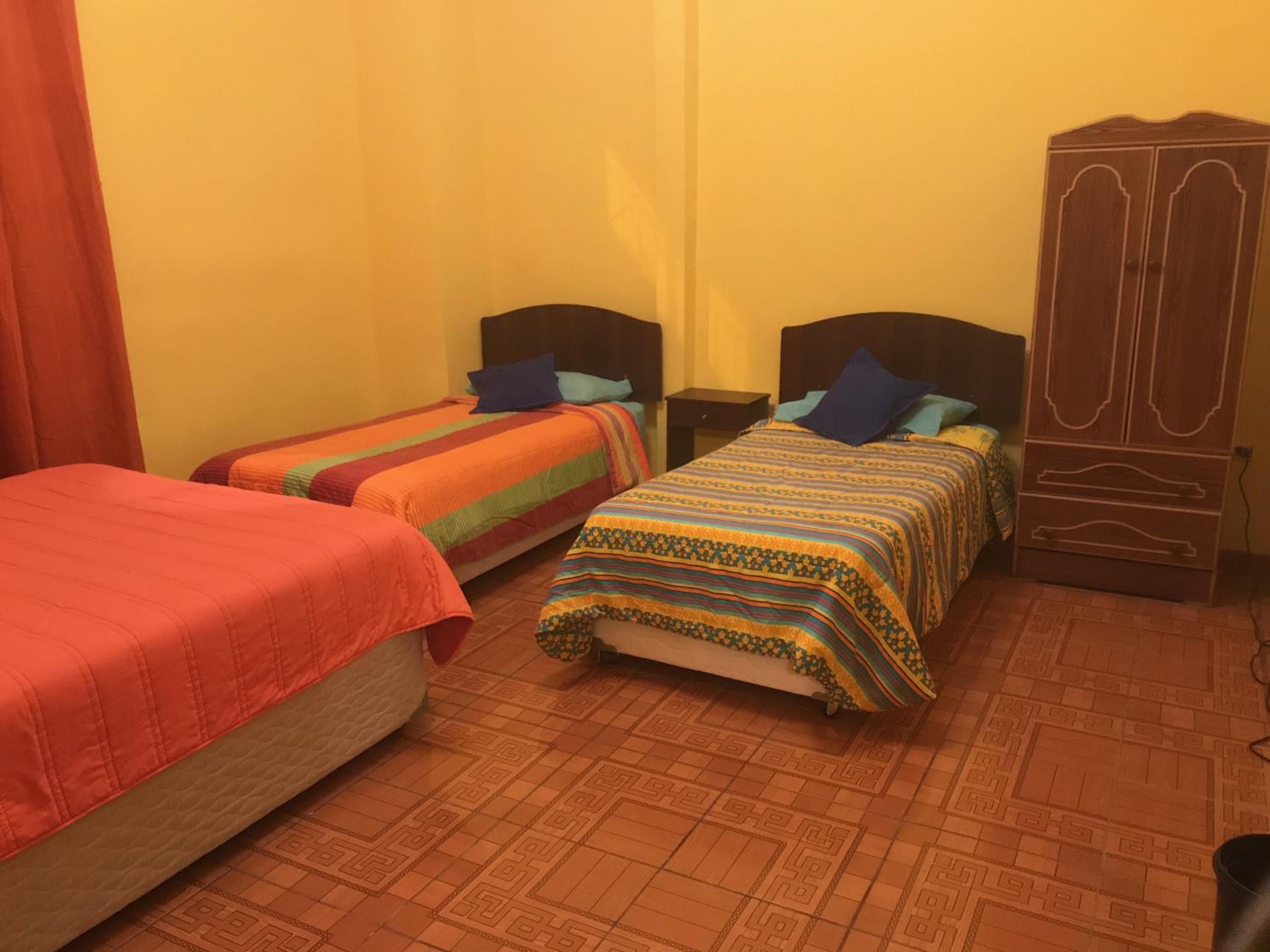 Hostal Tricontinental