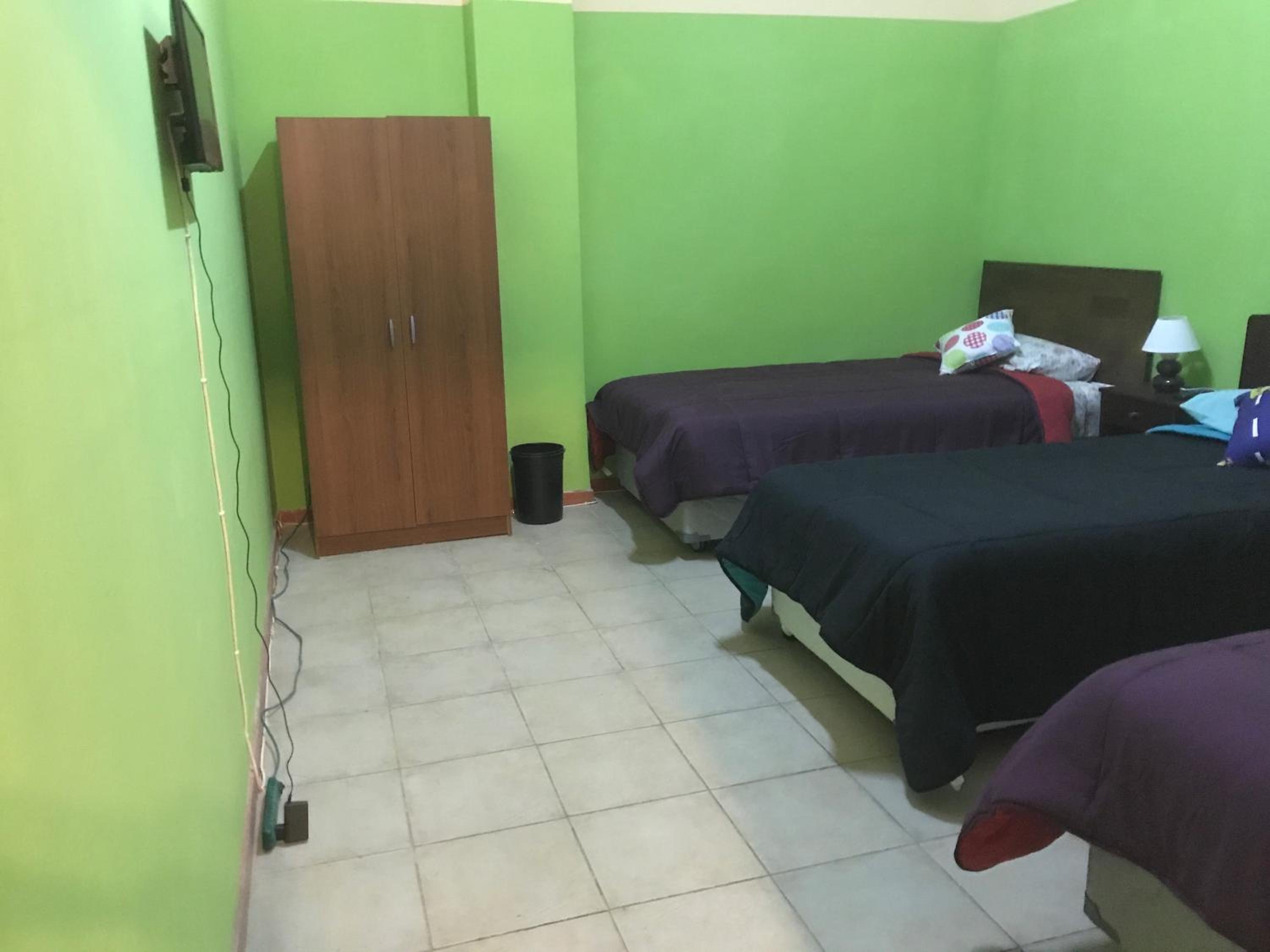 Hostal Tricontinental