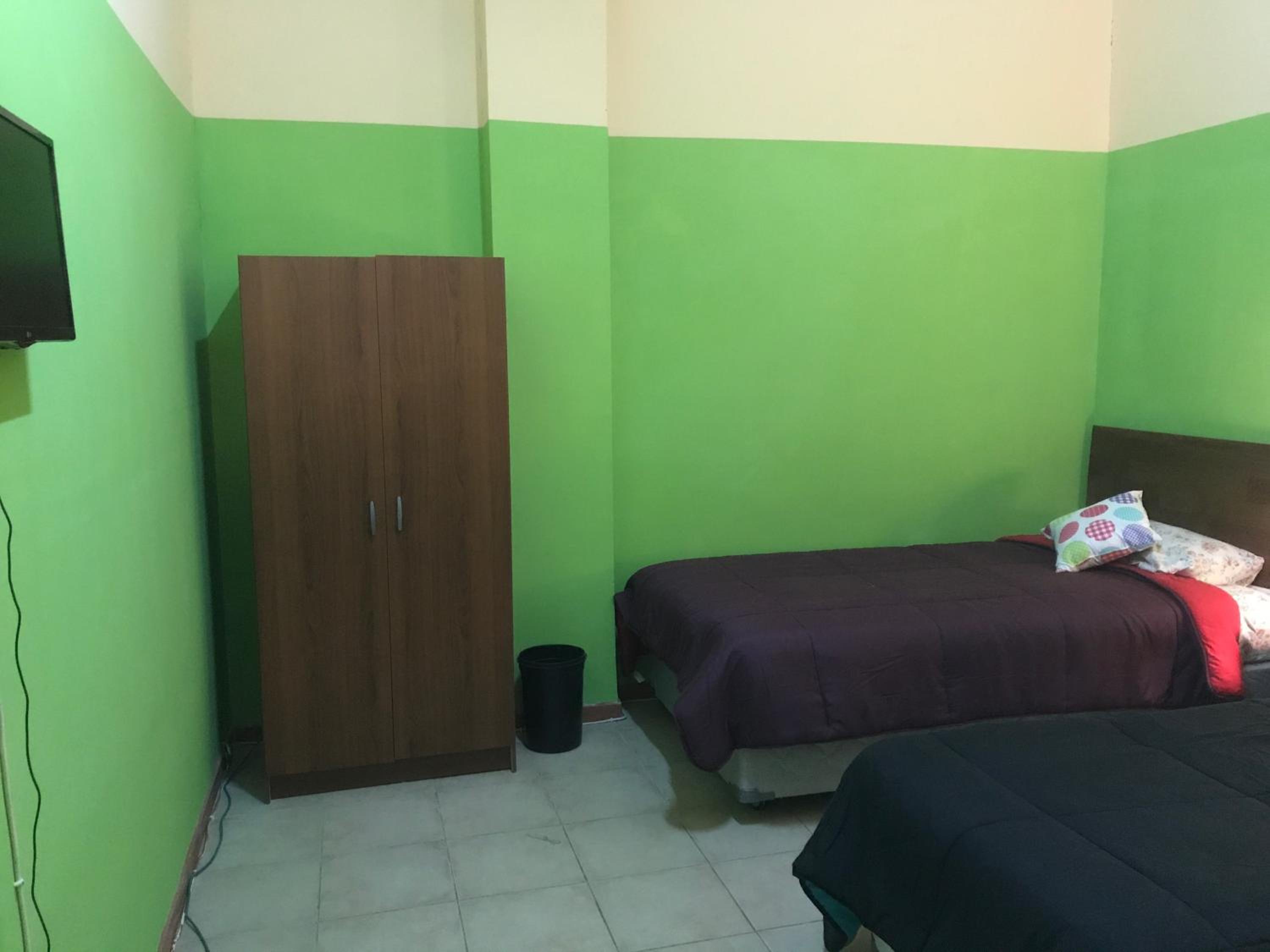 Hostal Tricontinental