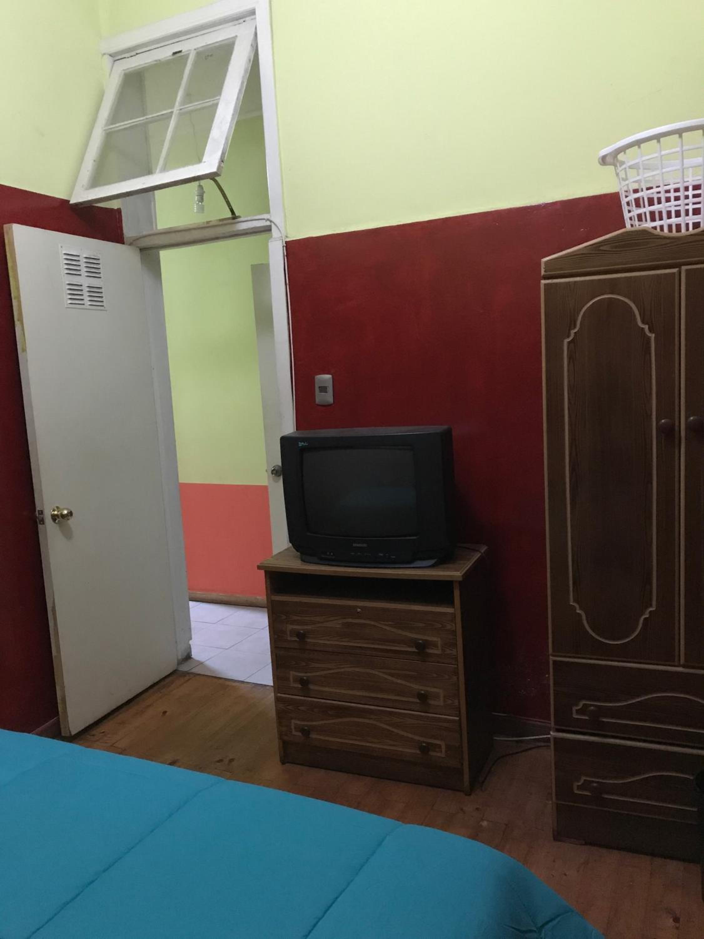 Hostal Tricontinental