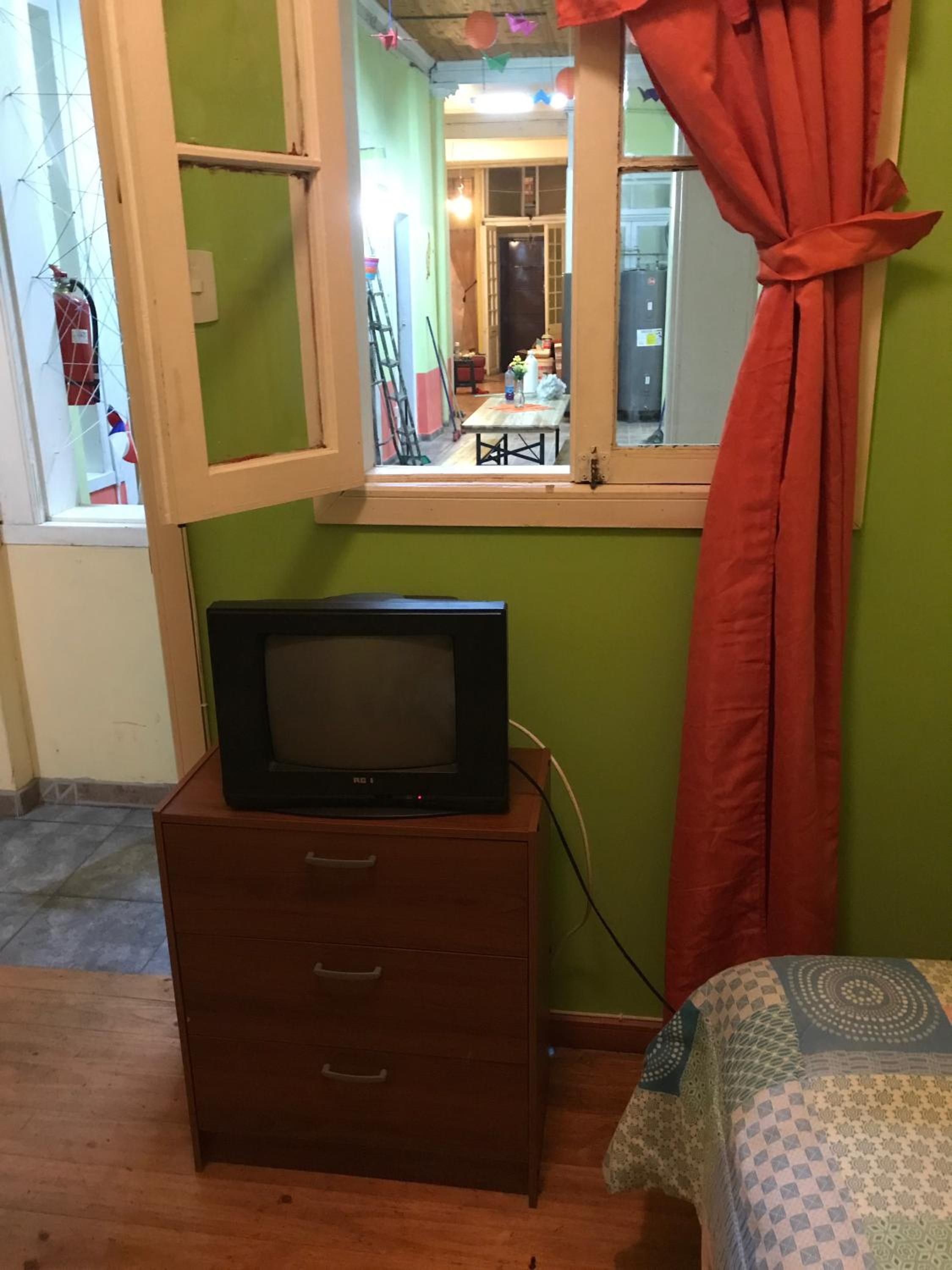Hostal Tricontinental