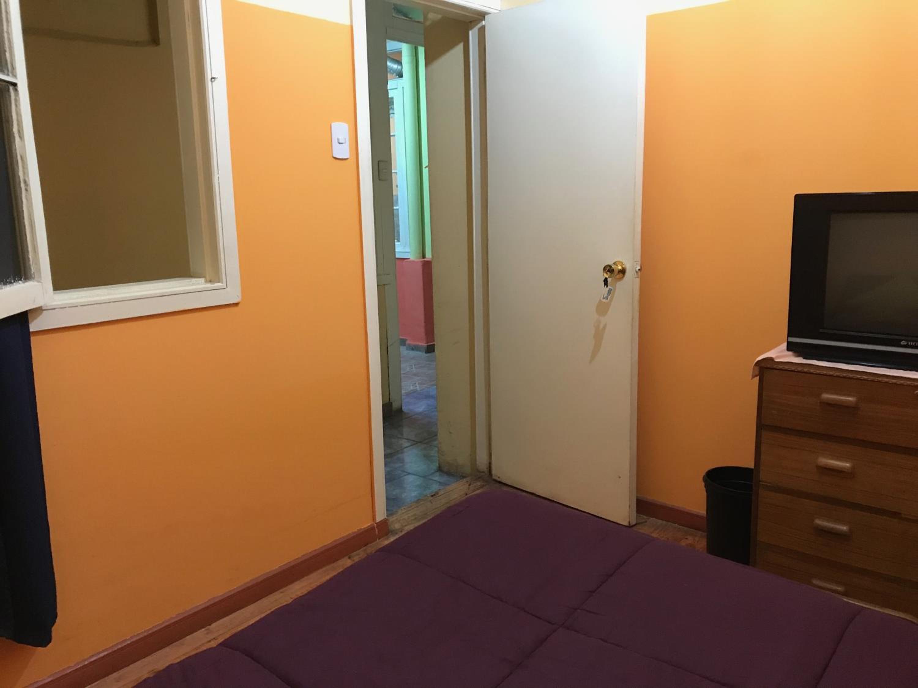 Hostal Tricontinental
