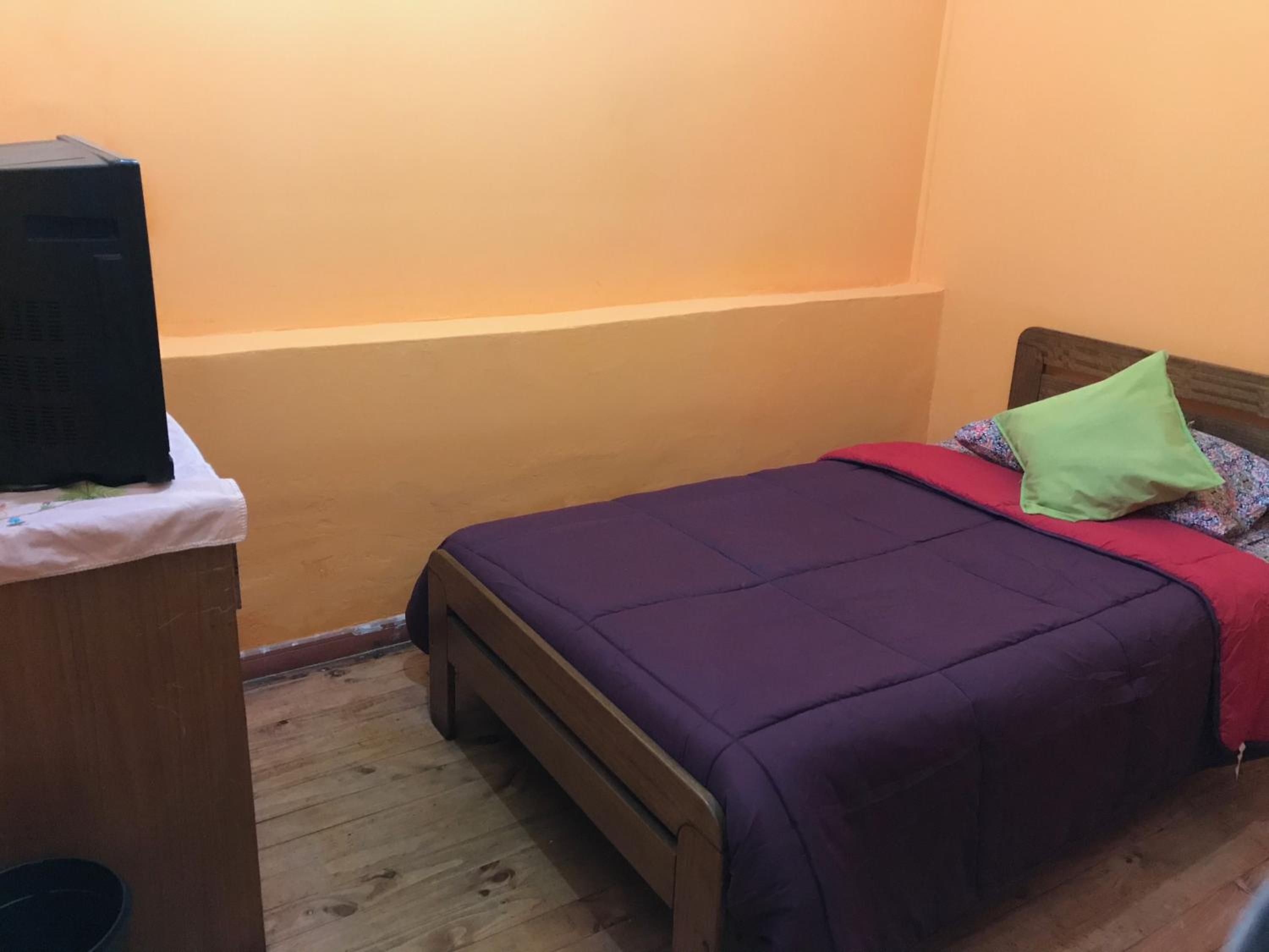 Hostal Tricontinental