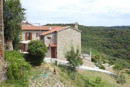 Apartments Padna Goja