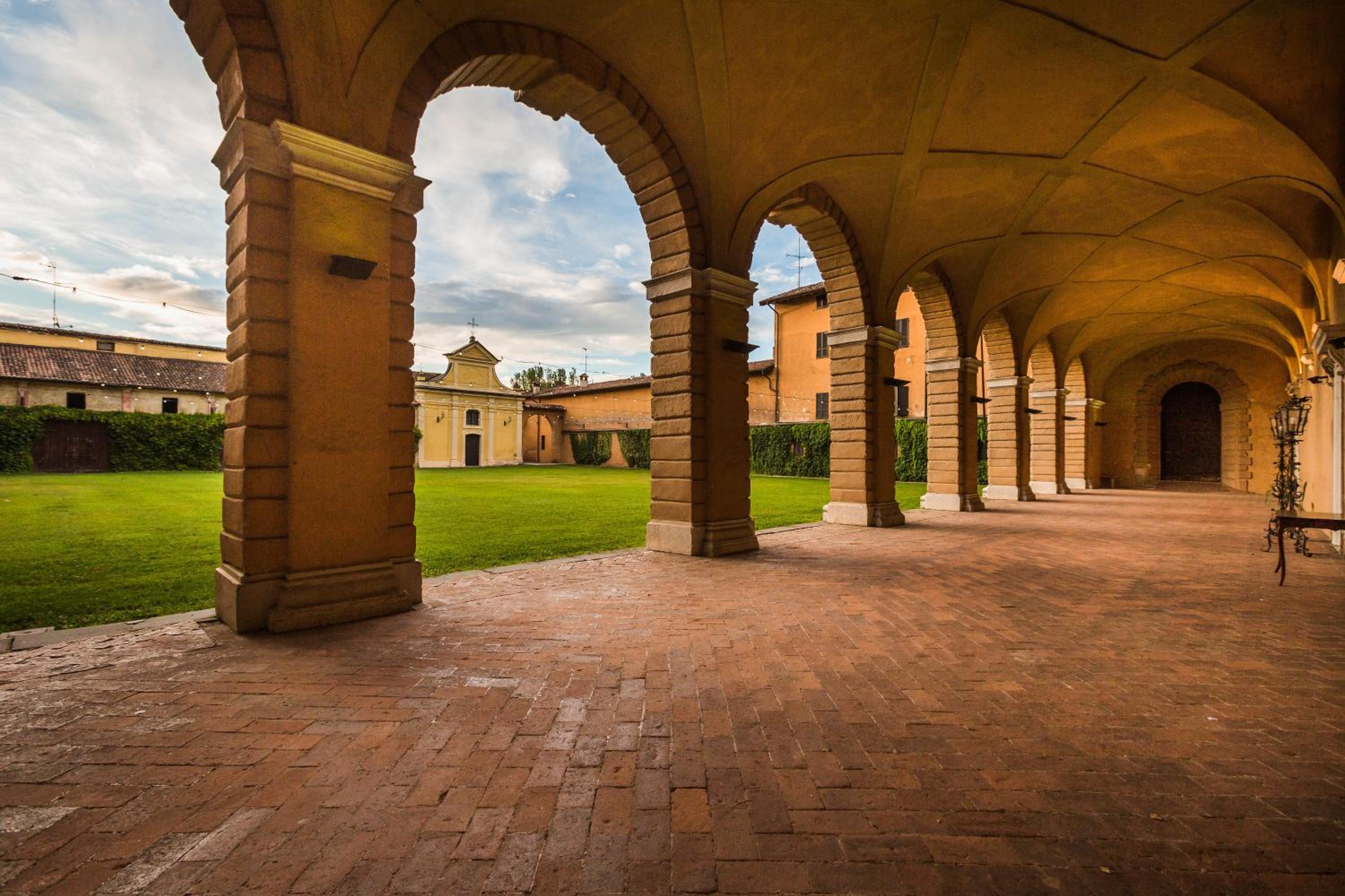 Palazzo Barbò view 4