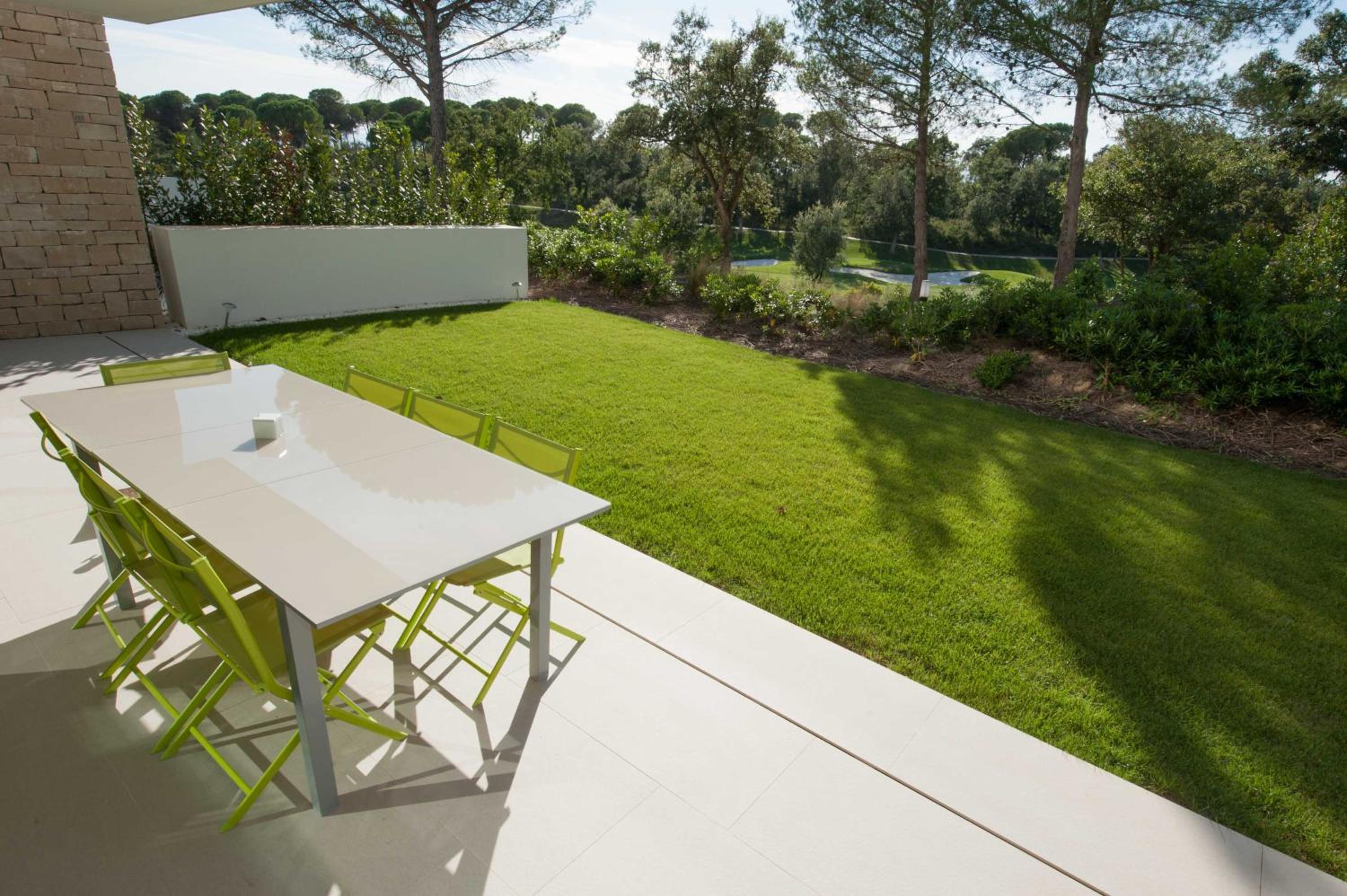 Holiday Rentals at Camiral, a Quinta do Lago Resort