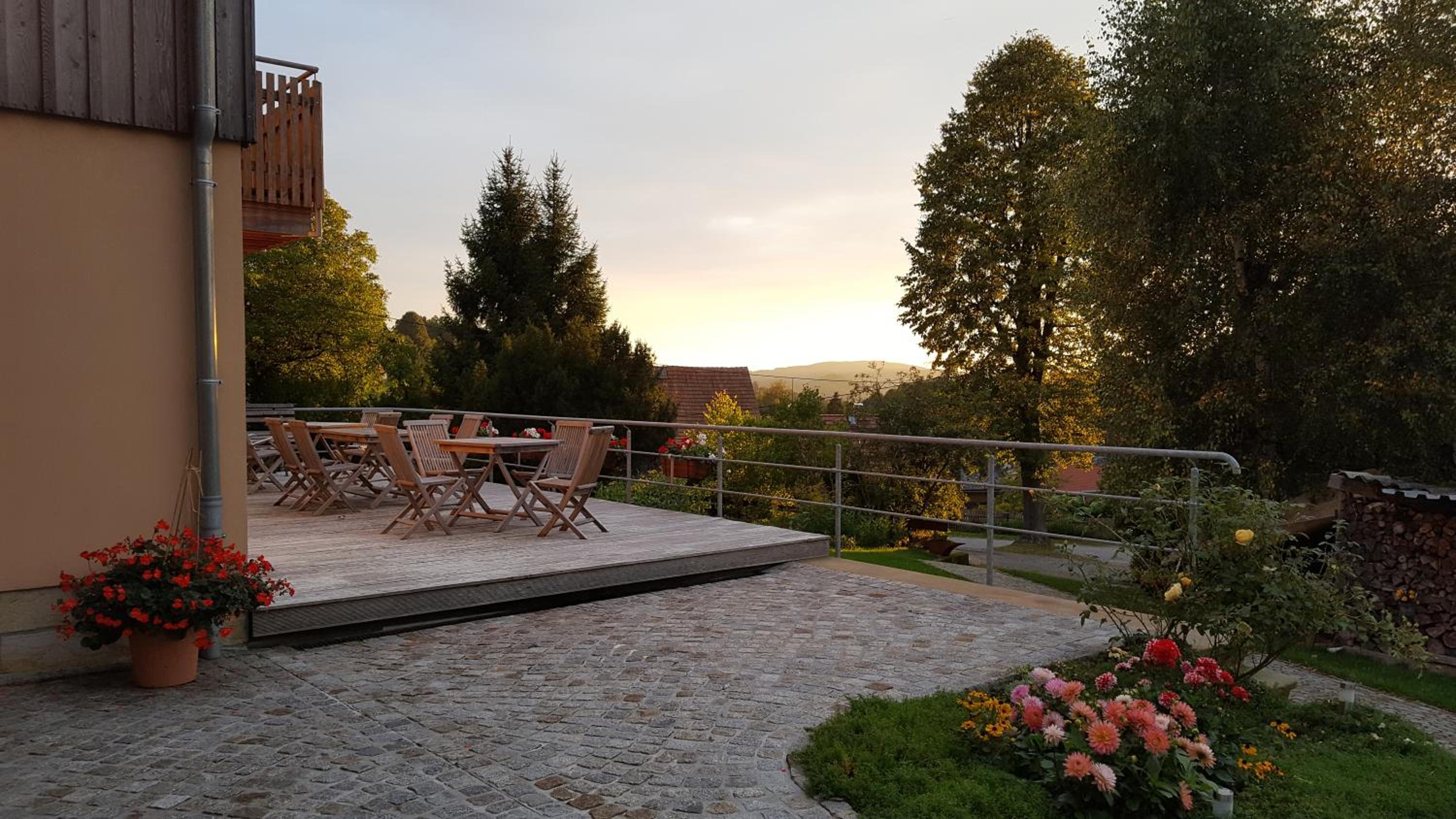 Ferienhaus Winterbergblick, Nationalpark Sächsische Schweiz, 5 Wohnungen und Gemeinschaftsraum, Boulderraum und Sauna im Haus