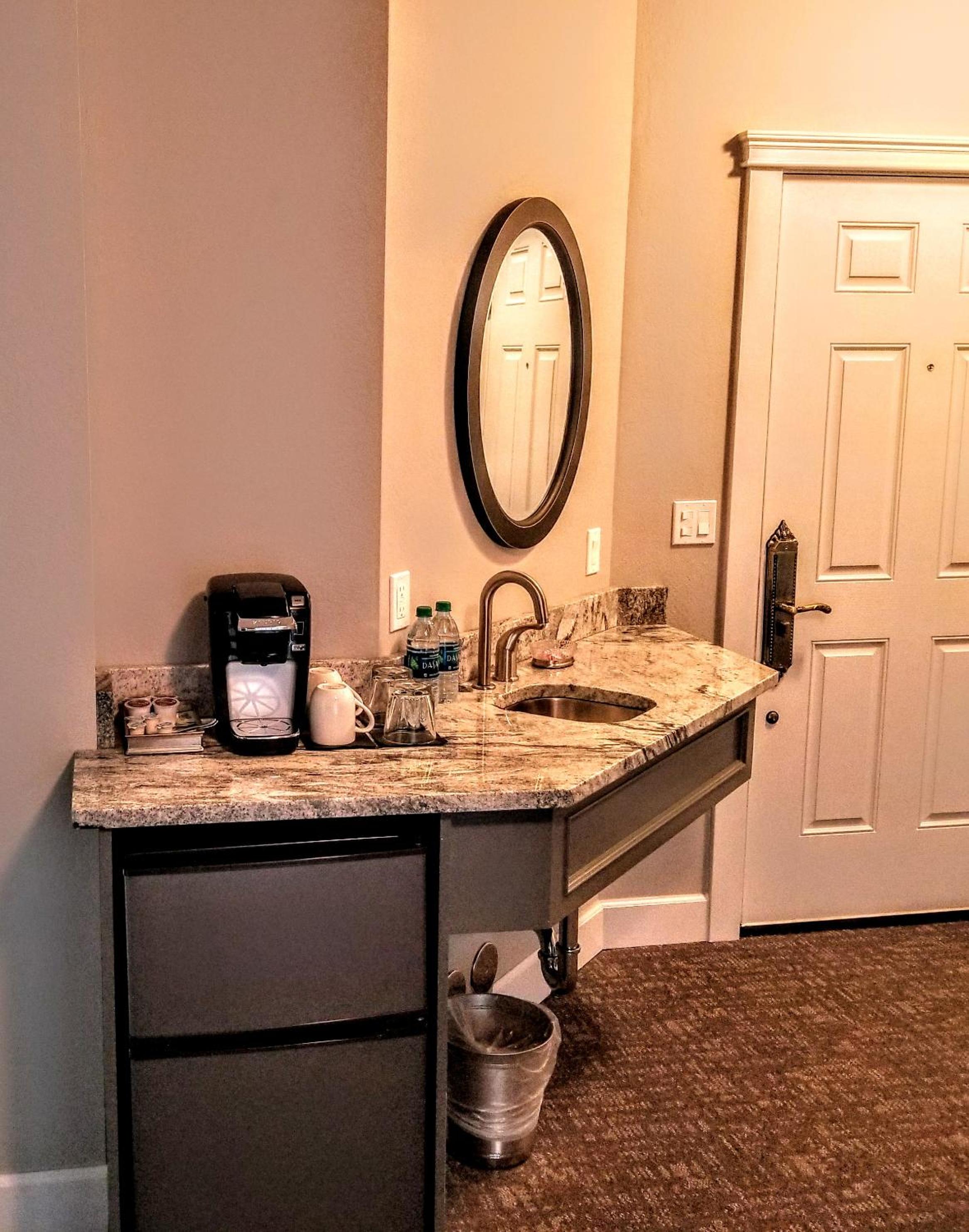 Medford Vacations - Resort at Eagle Point Golf Club Lodging - Property Image 7