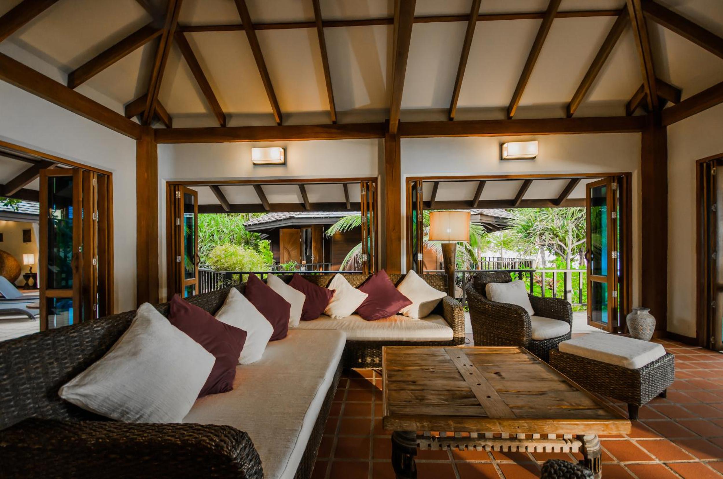 Koh Jum Beach Villas 