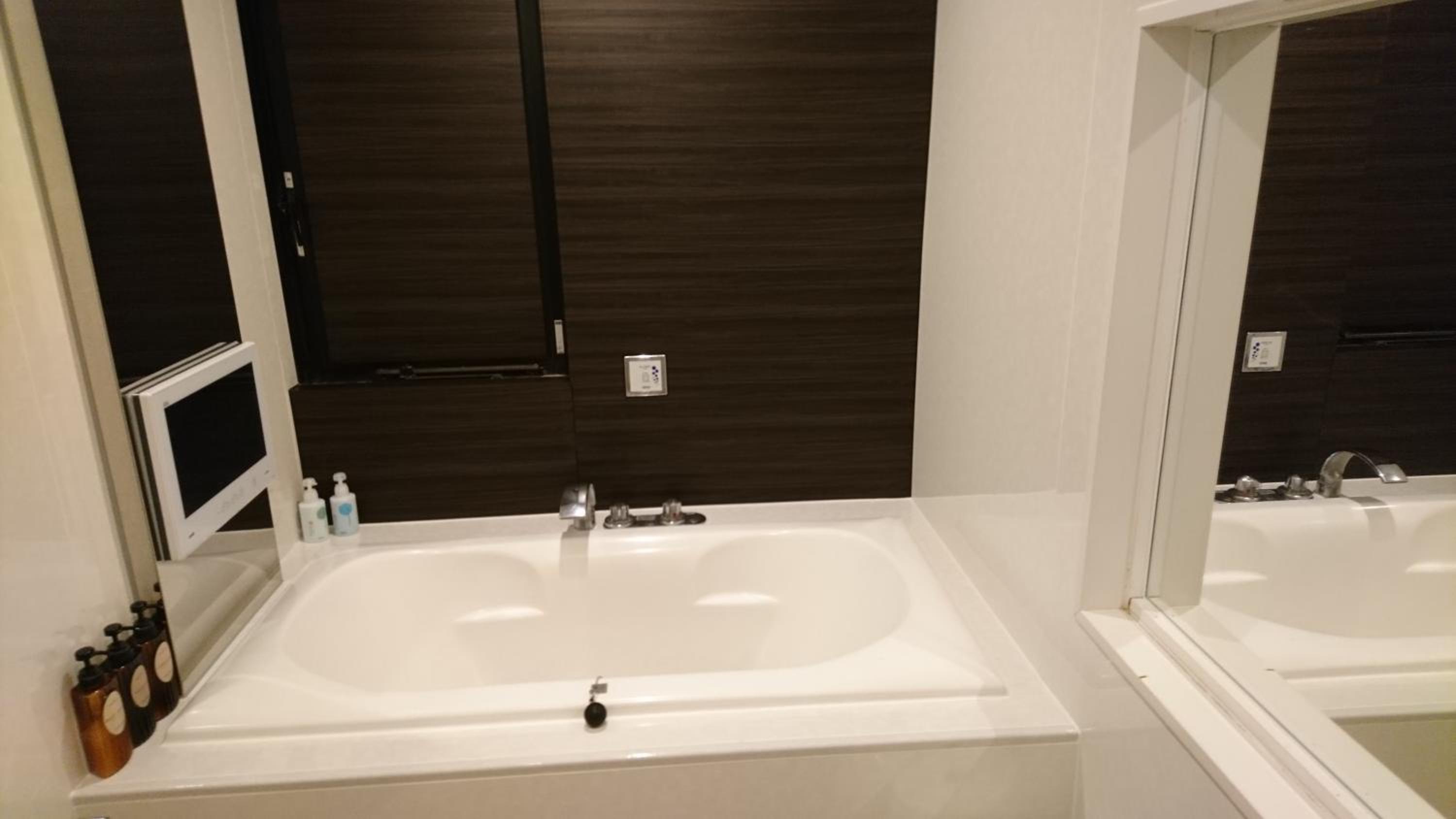 Hotel Eris Hakata (Love Hotel)