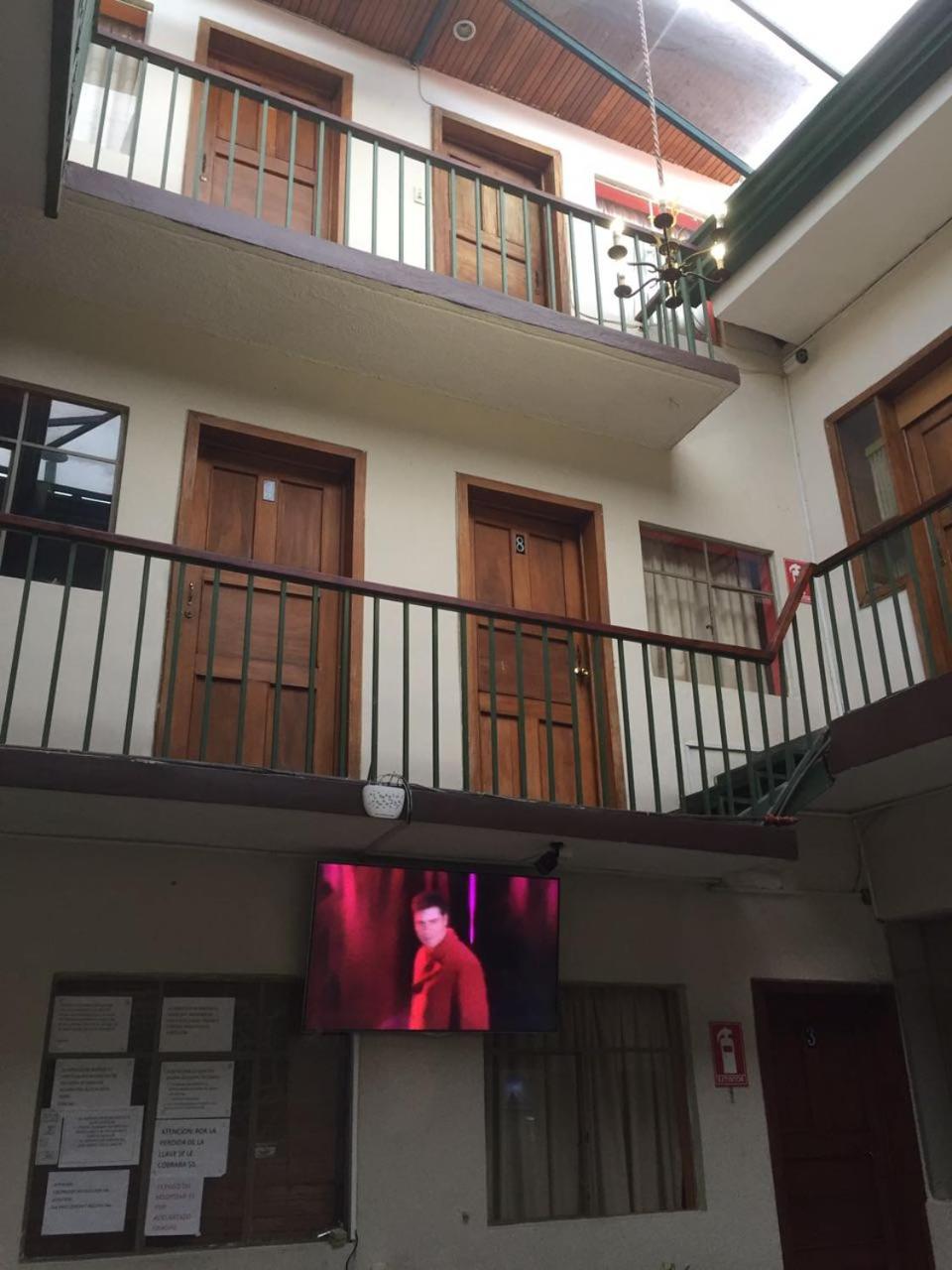 Hostal la Merced view 3
