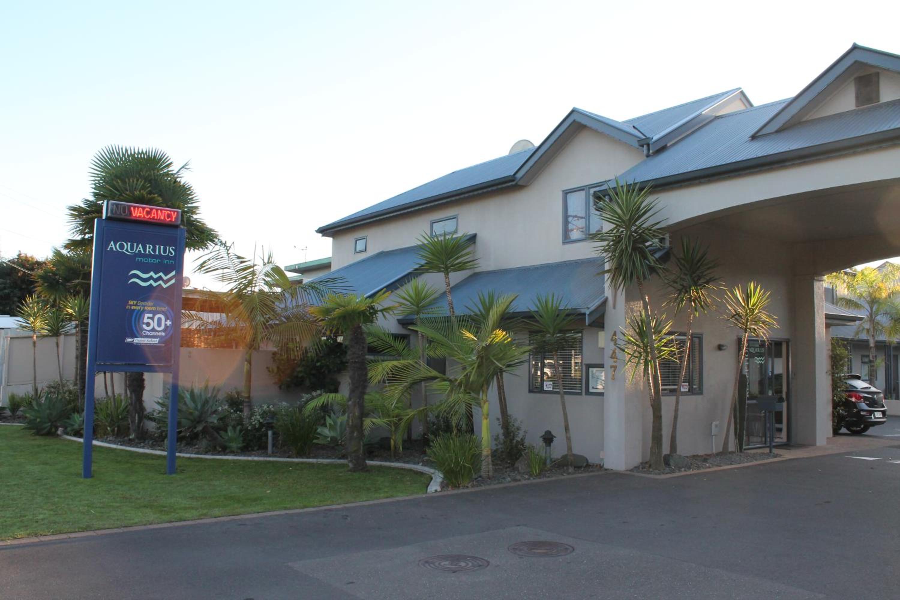 Aquarius Motor Inn