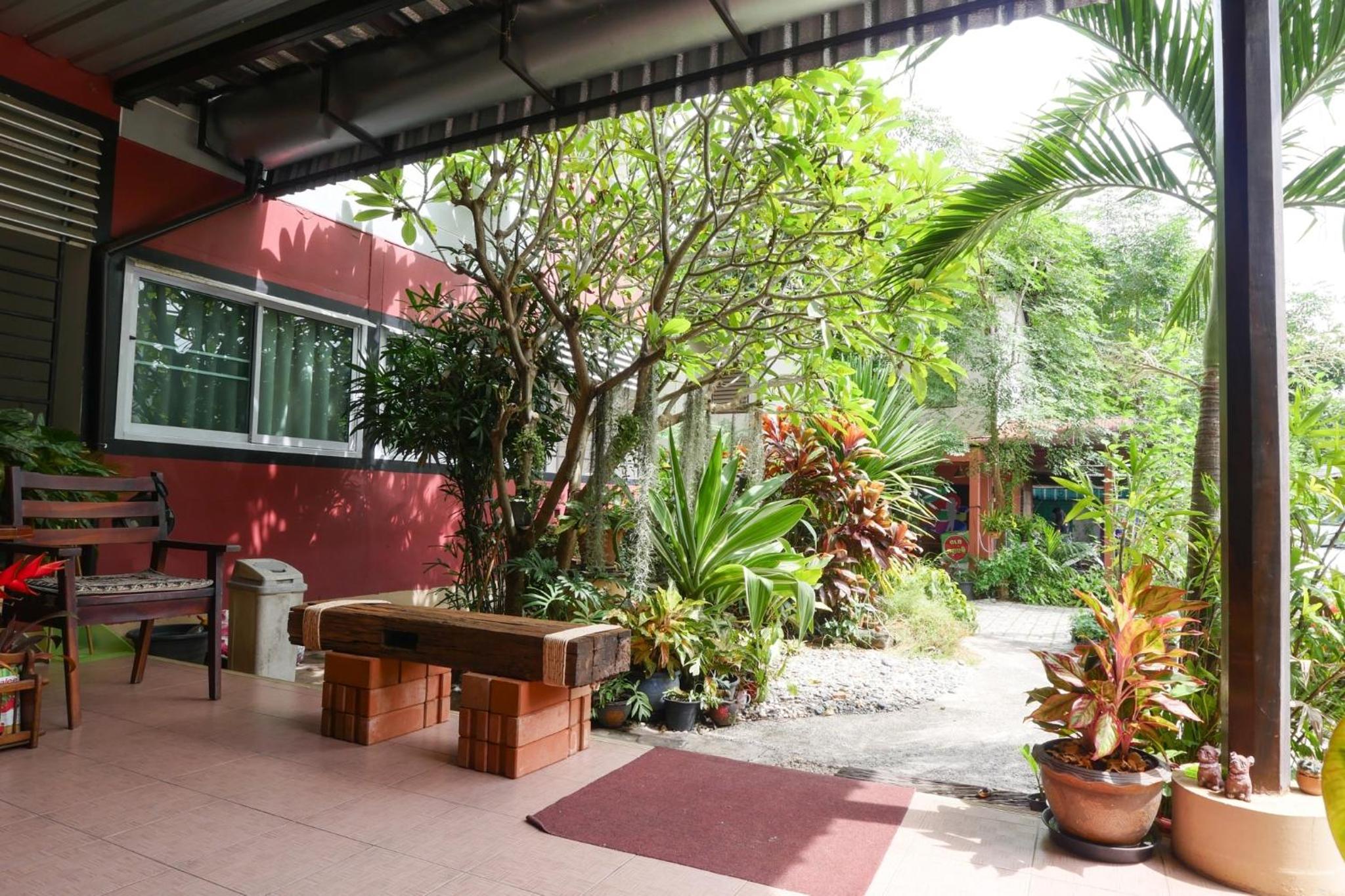 Pakdee House