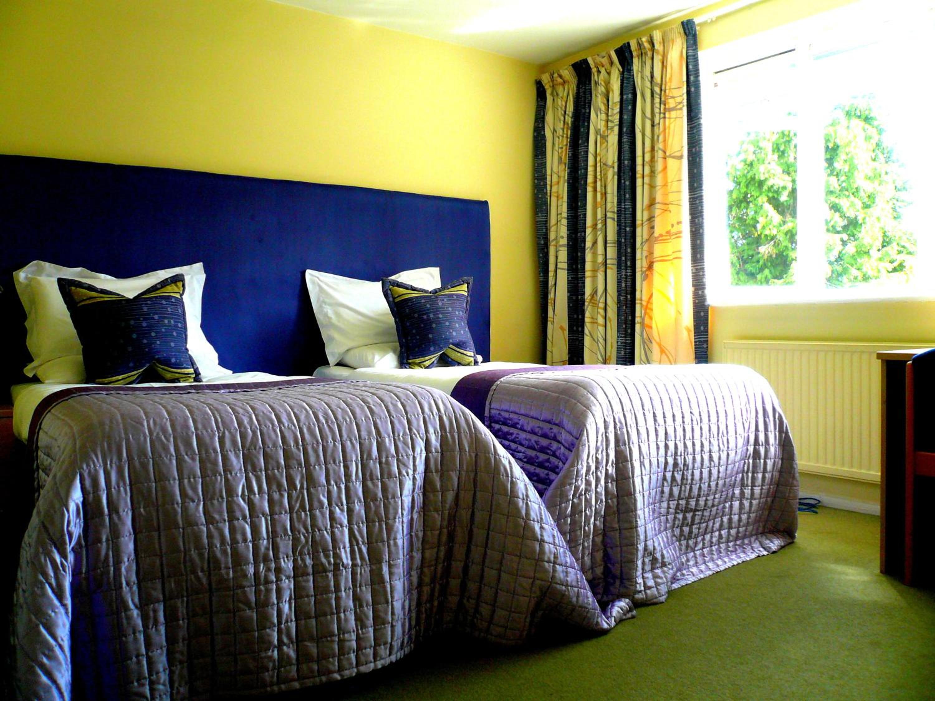 High Wycombe Vacations - Malvern House - Property Image 3