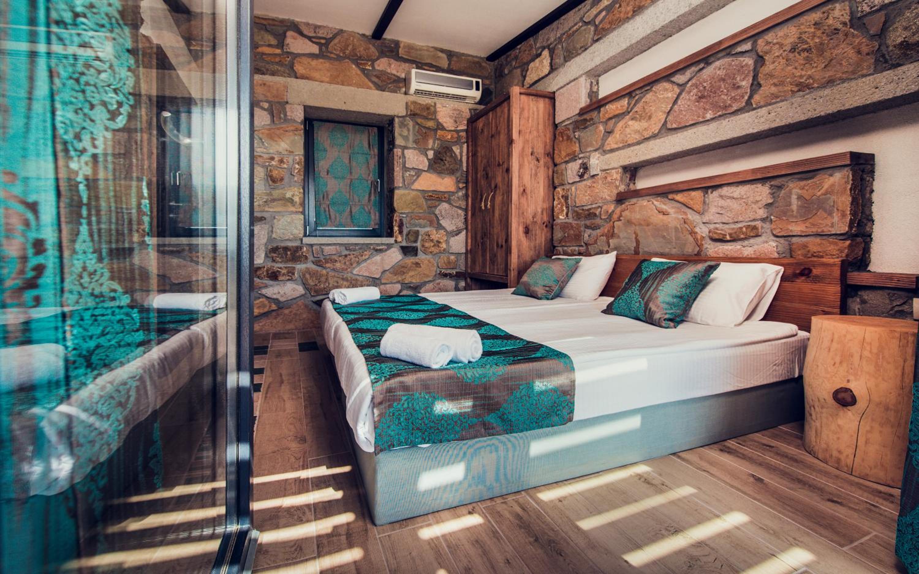 Keros Blue - Luxury in Wilderness