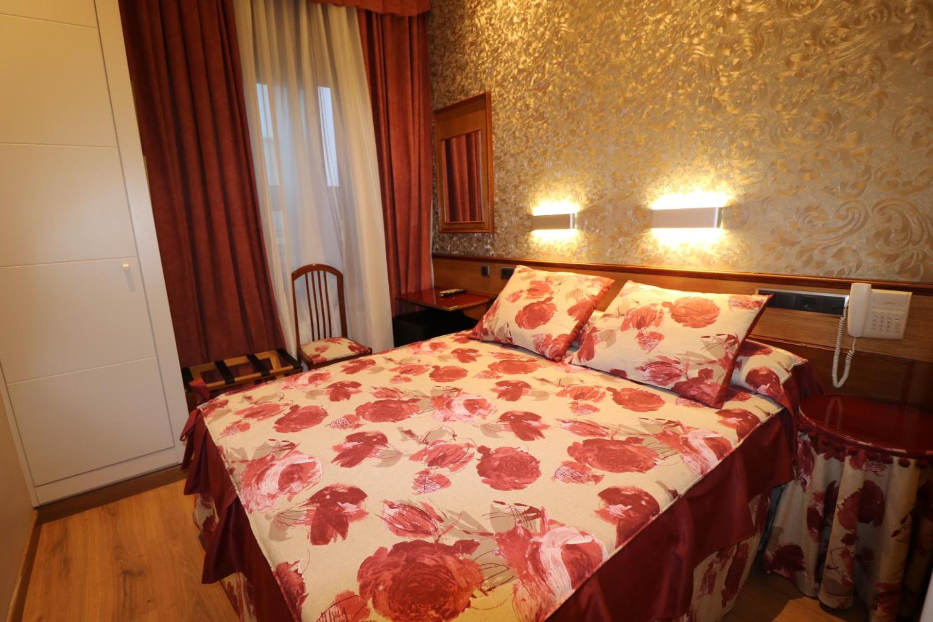 Hostal Hispano - Argentino Gran Vía view 4
