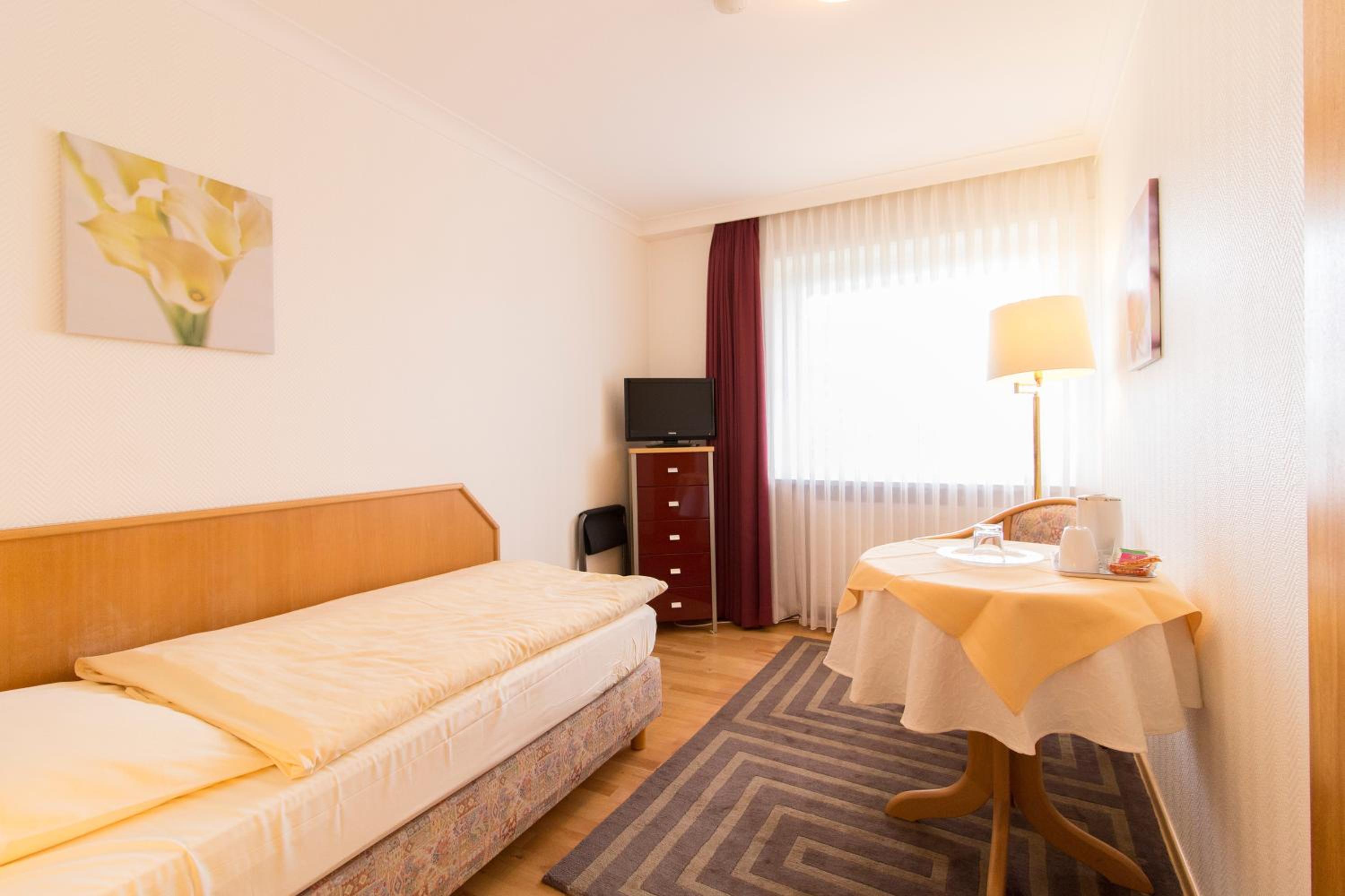 Hotel Seeblick Garni view 4
