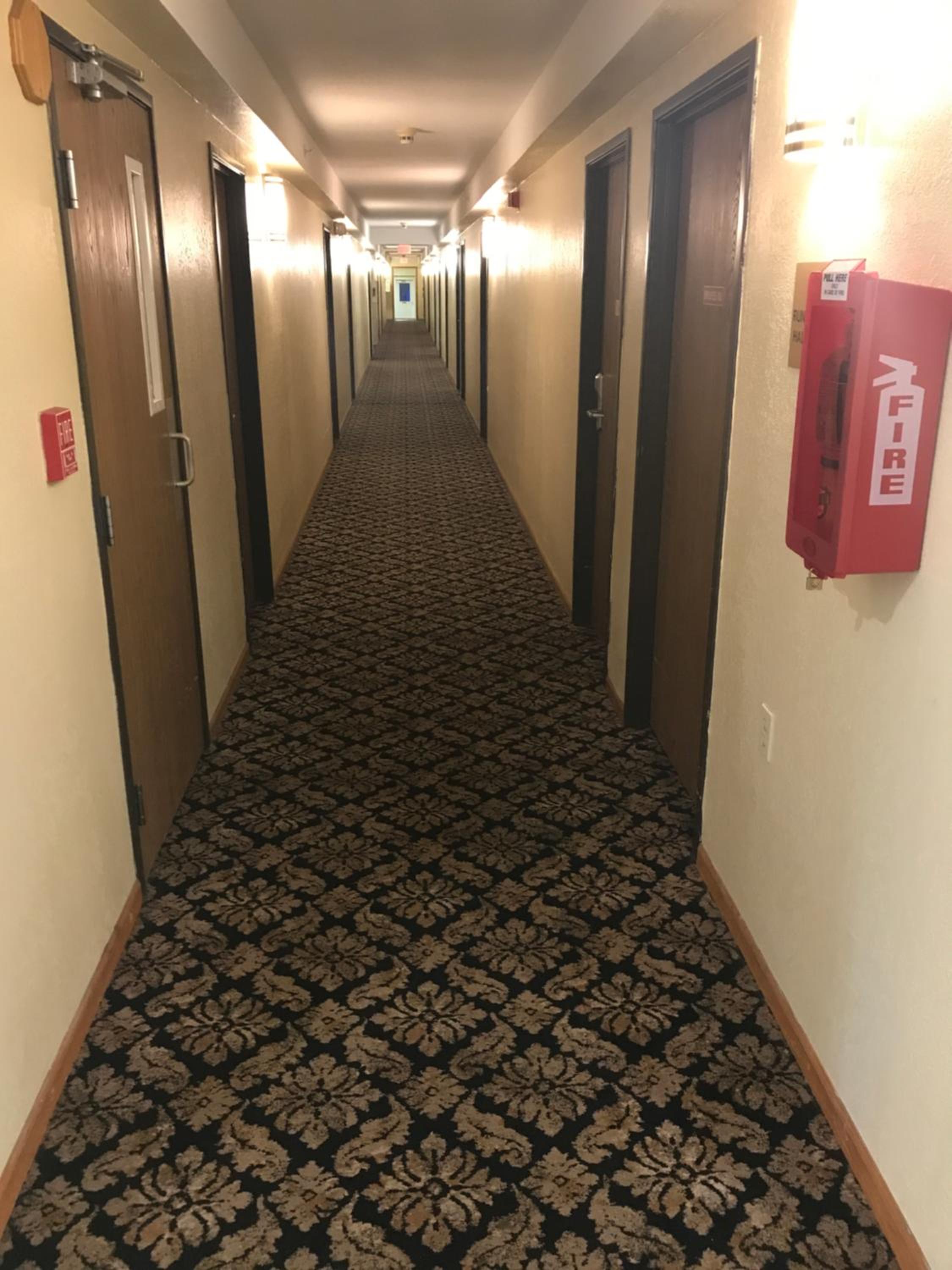 Super 8 by Wyndham Bridgeview of Mackinaw City view 2