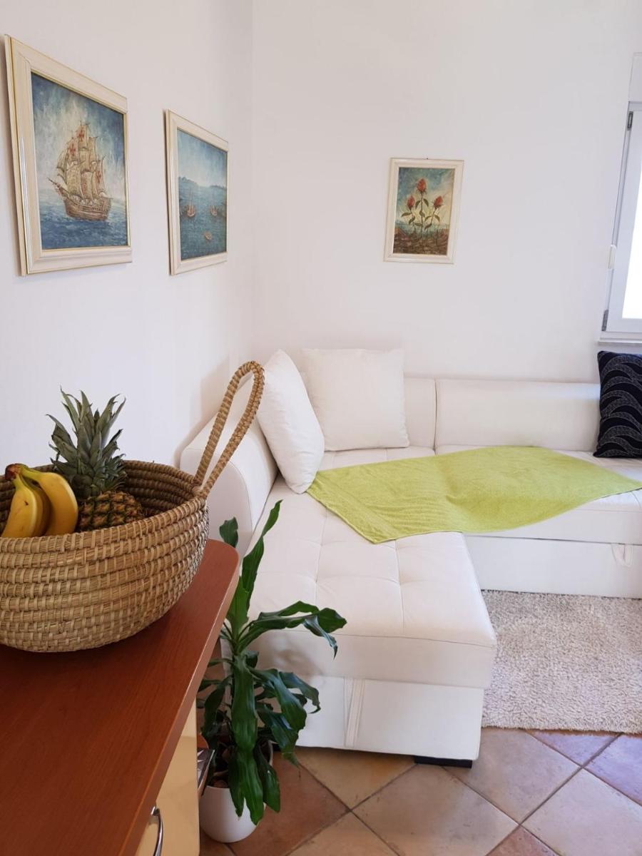 Apartment in Čiovo near beach, Trogir view 2