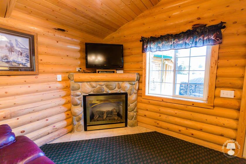 Cabin Creek Inn