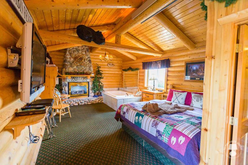 Cabin Creek Inn