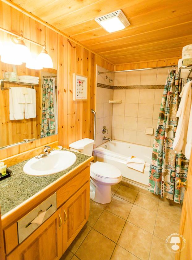 Cabin Creek Inn
