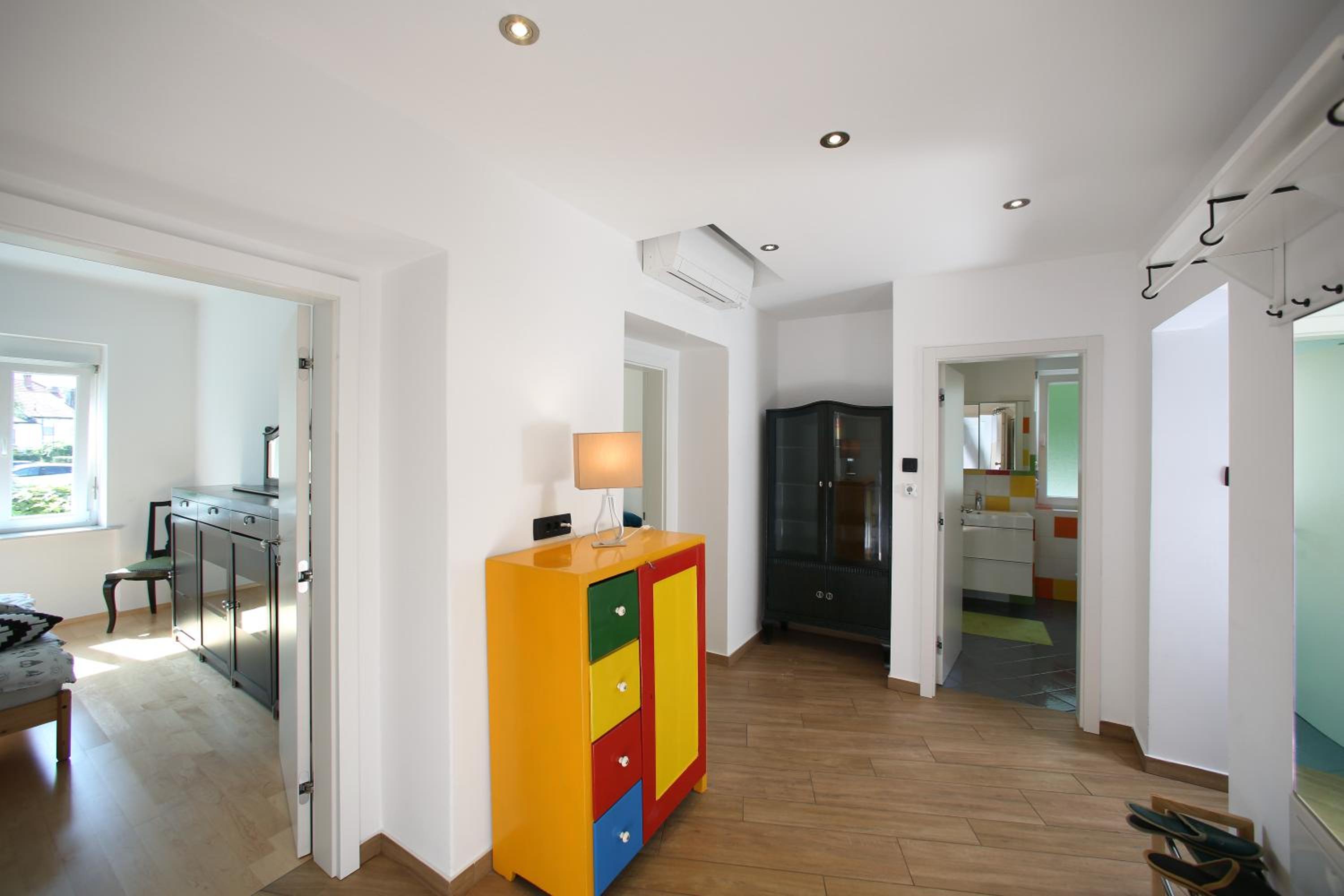 Large Two Bedroom Family APP - free parking view 3